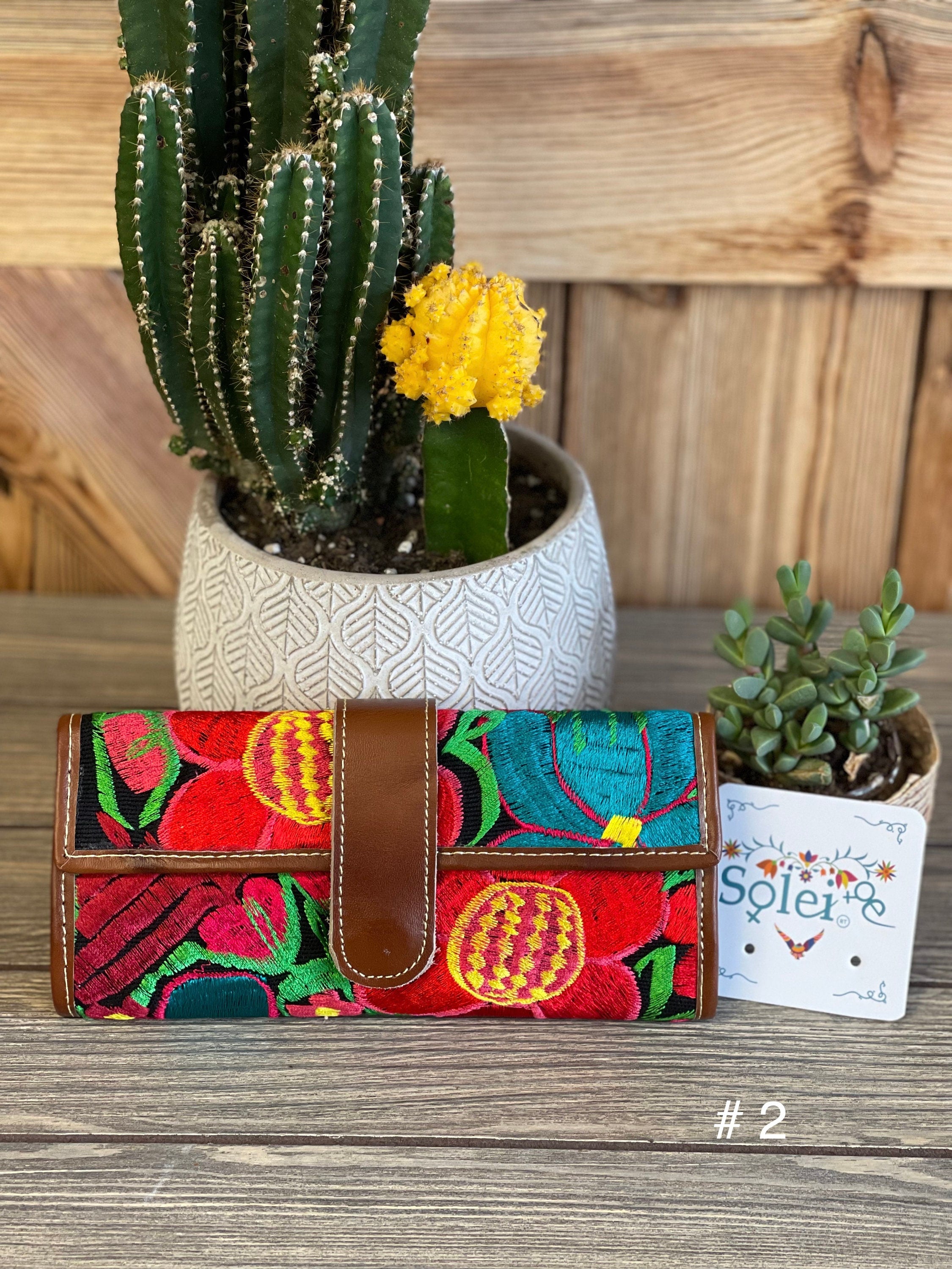 Cartera Bordada