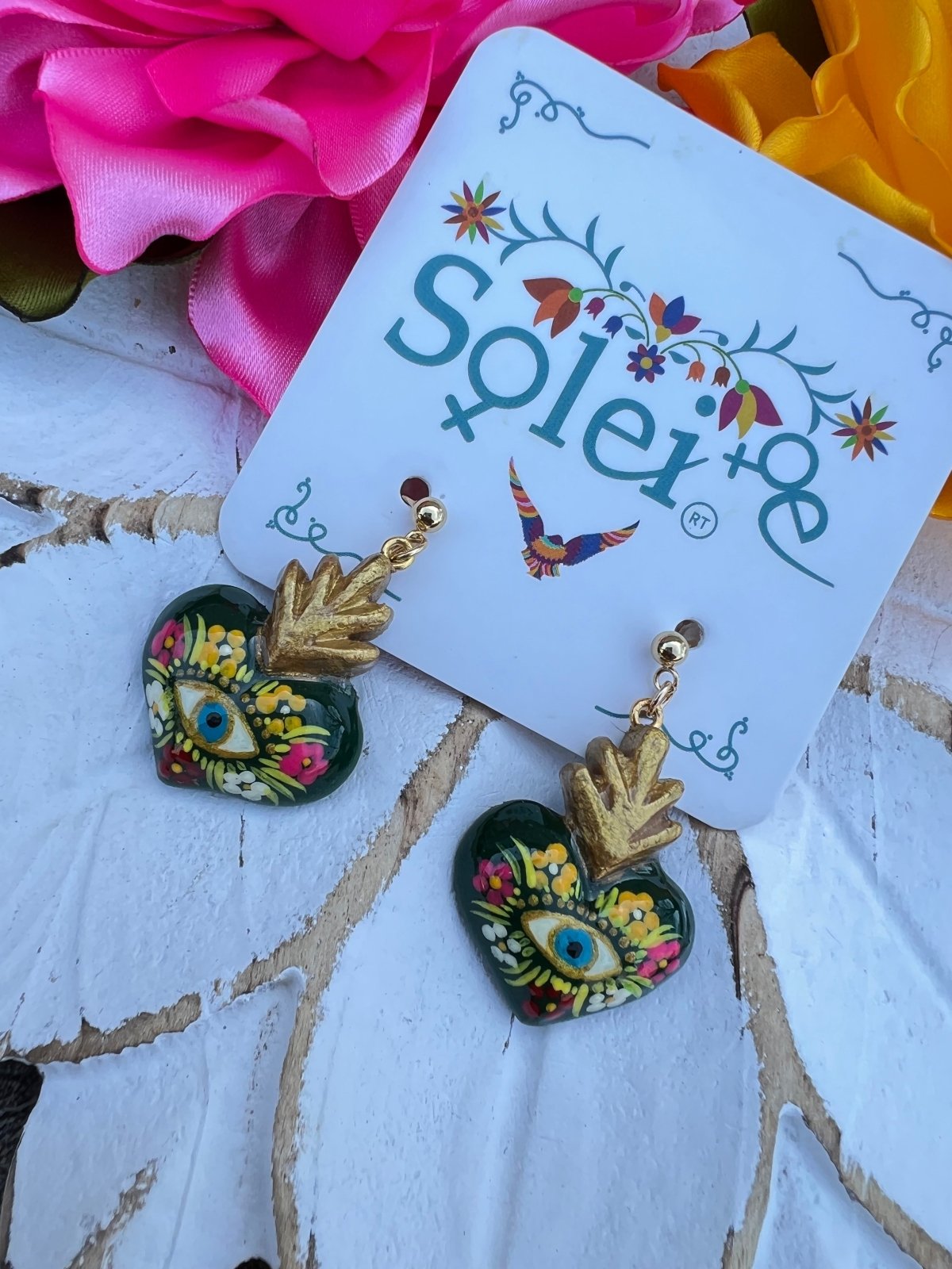 Green Heart, Multicolor floral painted design.
