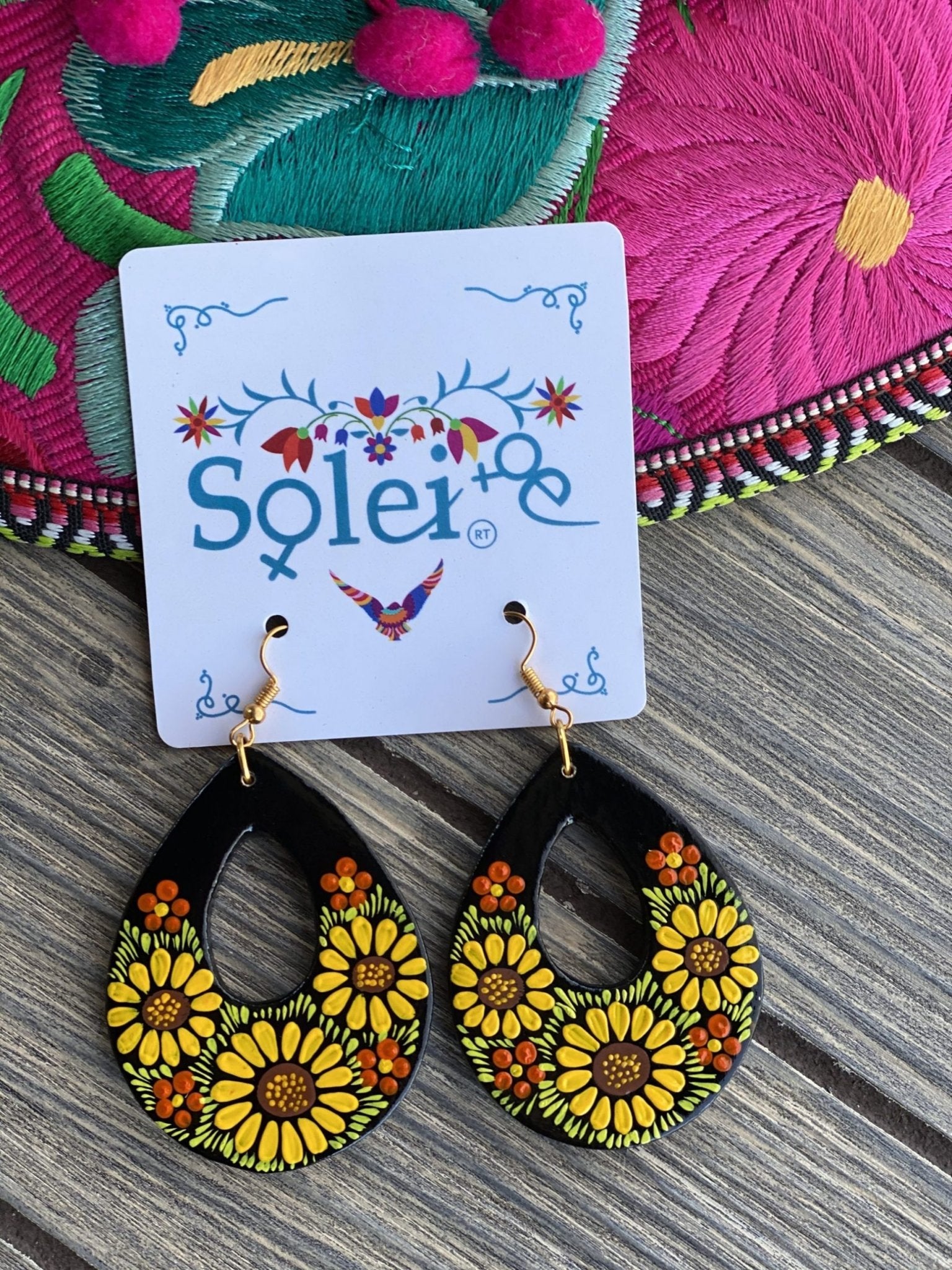 Arracada Gota Hand Painted Artisanal Sunflowers Earrings. - Solei Store