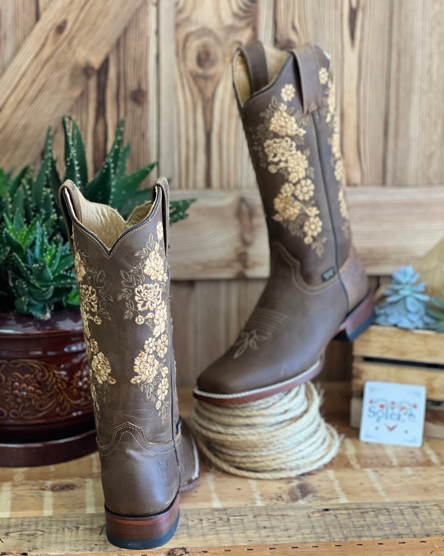 Artisanal Mexican Leather Floral Embroidered Boots. Amanda Boots. - Solei Store