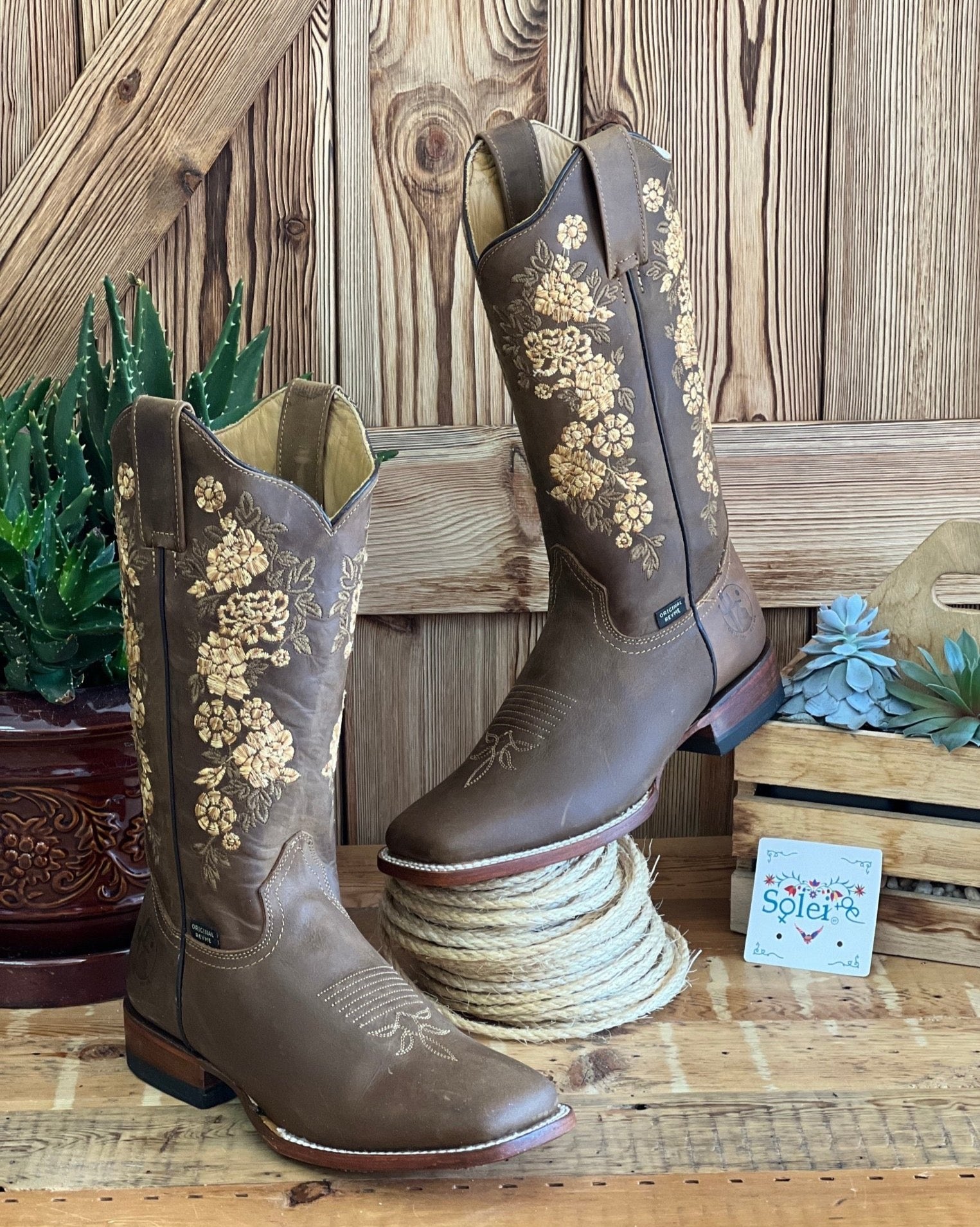 Artisanal Mexican Leather Floral Embroidered Boots. Amanda Boots. - Solei Store