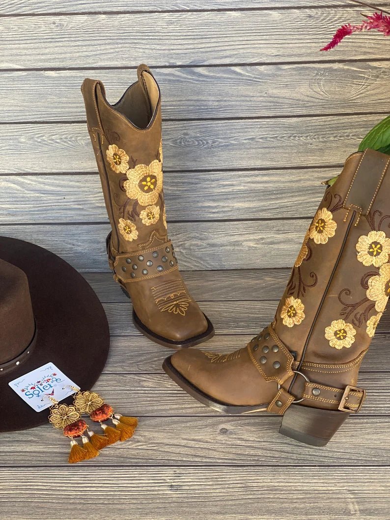 Artisanal Mexican Leather Floral Embroidered Boots. Botas Barbara - Solei Store
