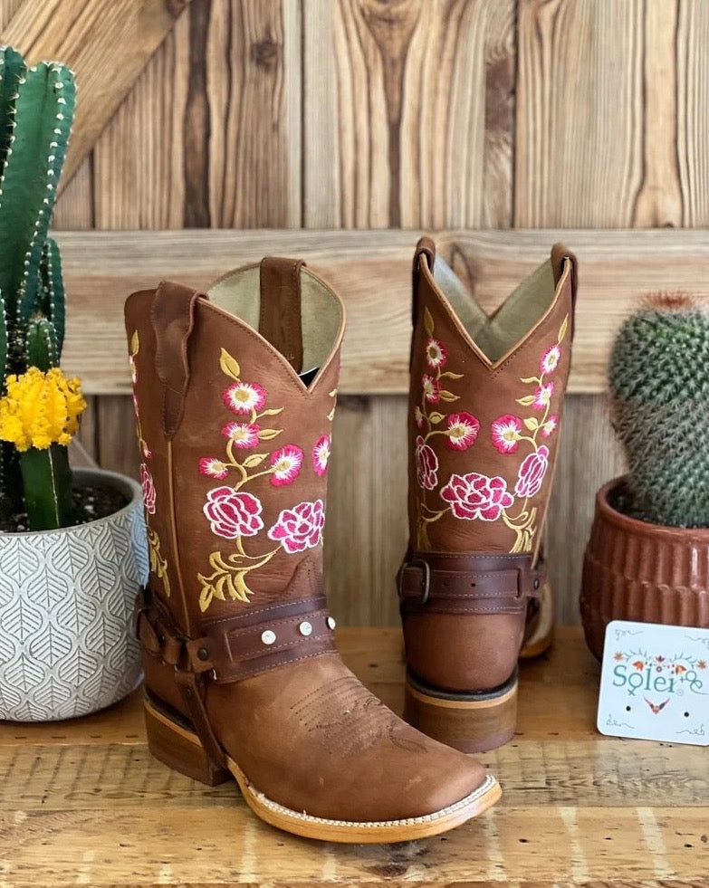 Artisanal Mexican Leather Floral Embroidered Boots. Clavel Rosa Boots - Solei Store