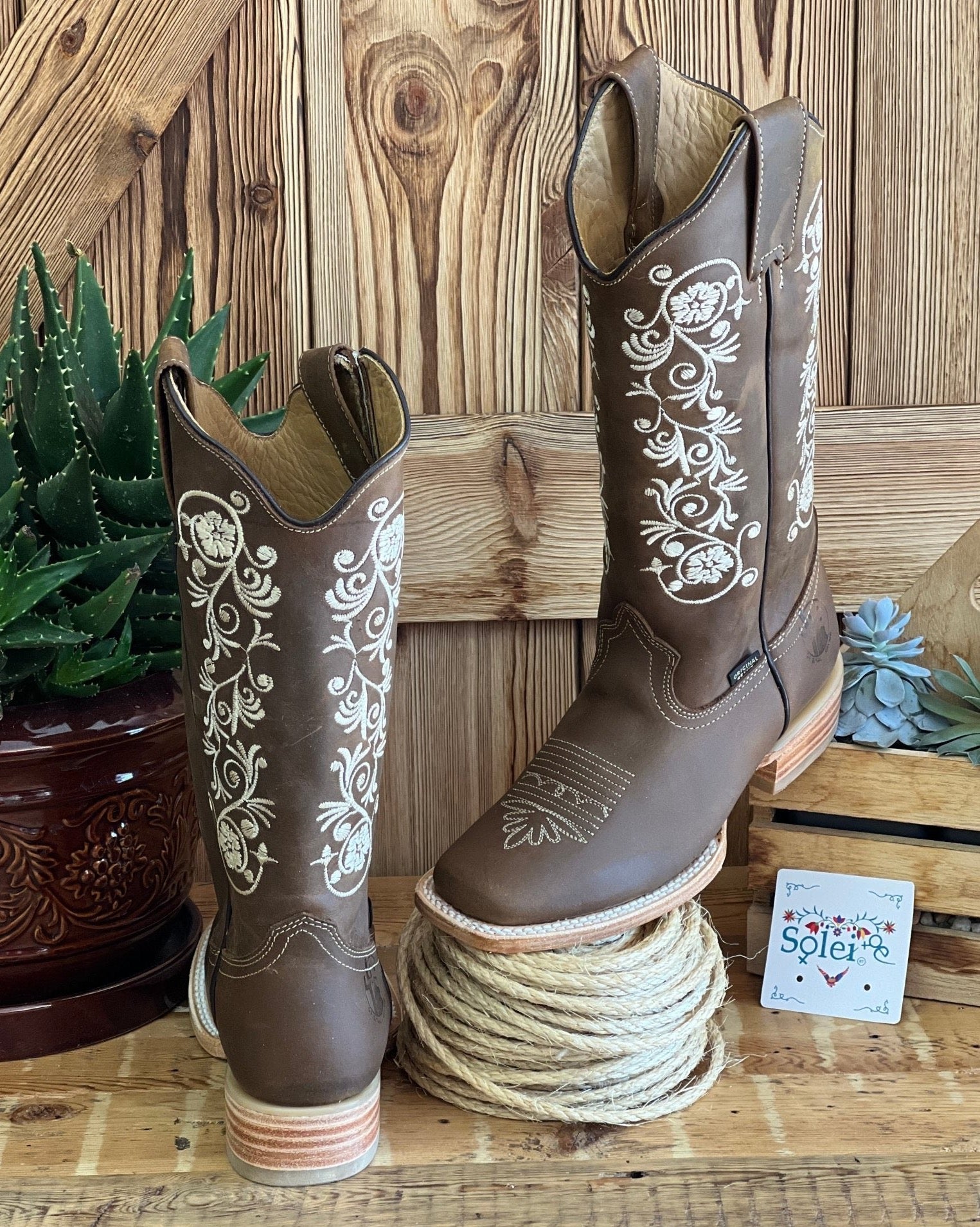 Artisanal Mexican Leather Floral Embroidered Boots. Penelope Boots. - Solei Store