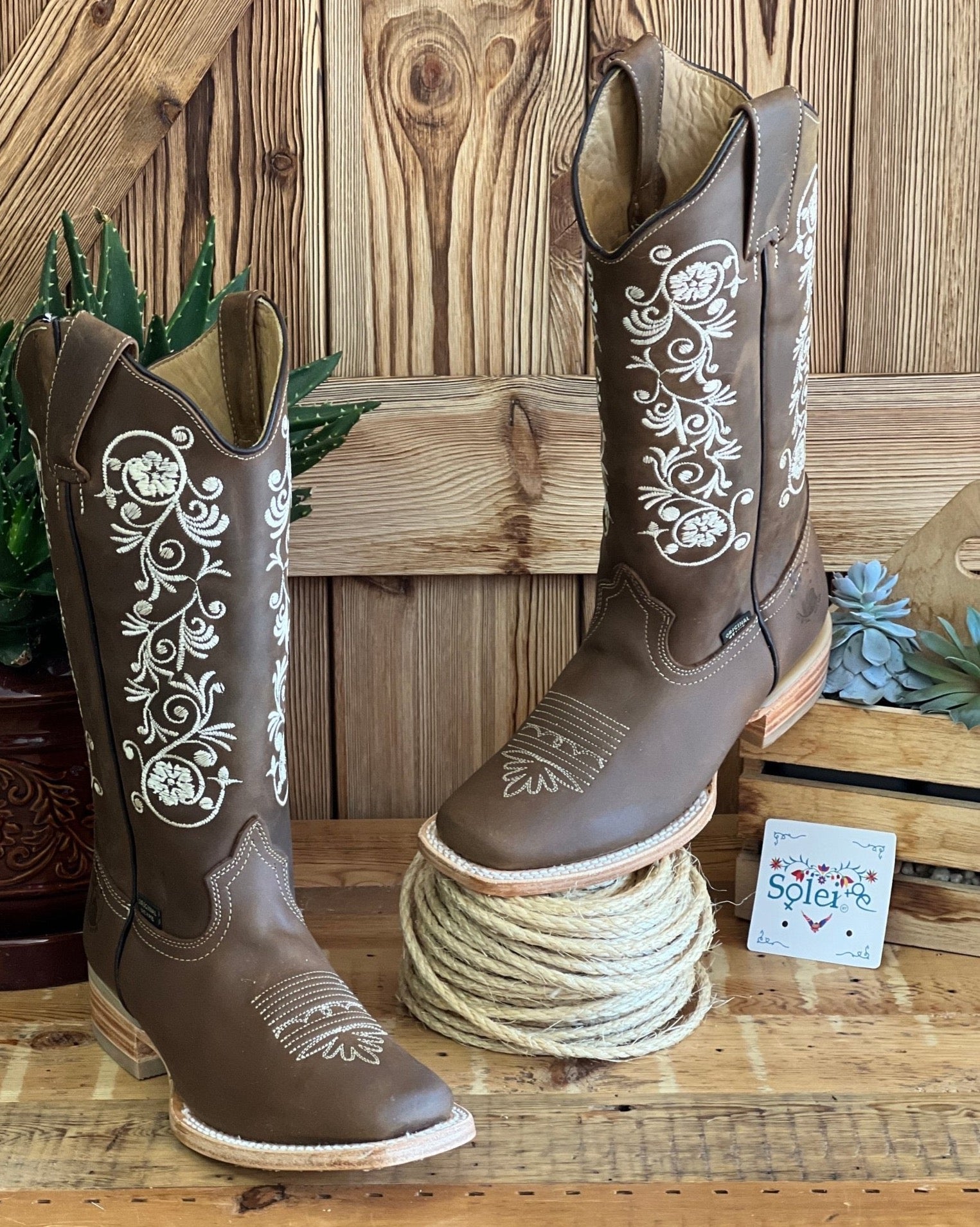 Artisanal Mexican Leather Floral Embroidered Boots. Penelope Boots. - Solei Store