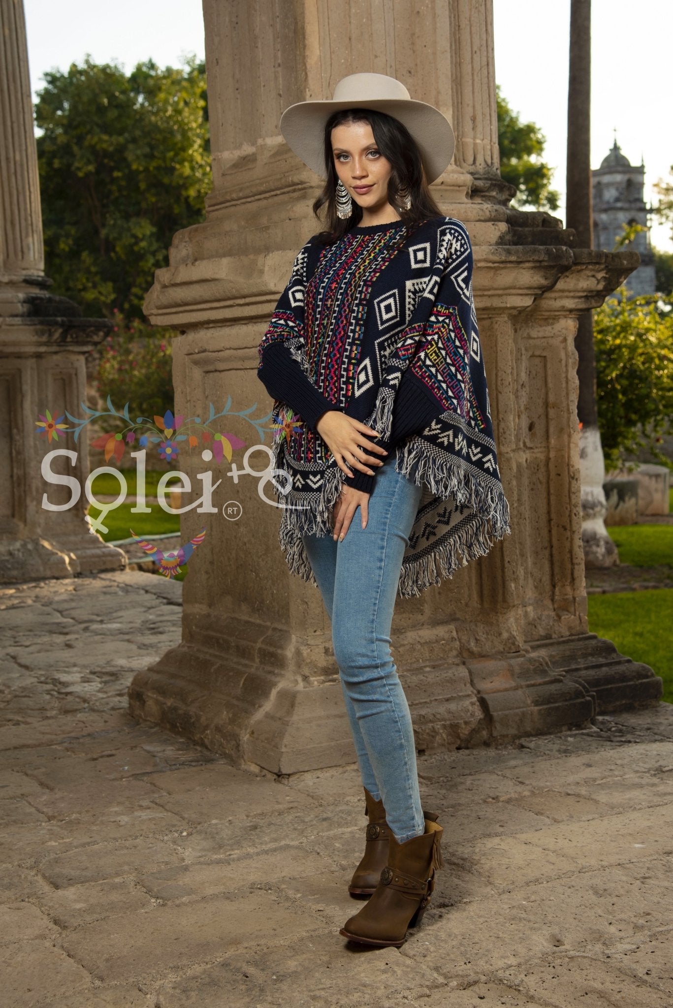 Artisanal Mexican Poncho. Capa Alejandra. - Solei Store