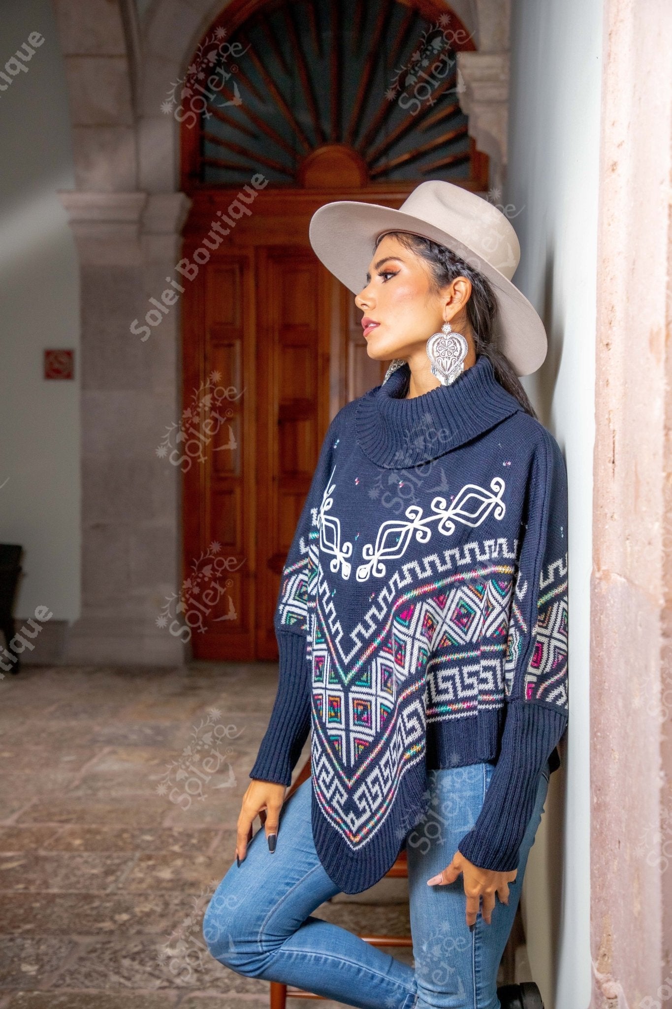 Artisanal Mexican Unisex Poncho. Capa Ruby. - Solei Store