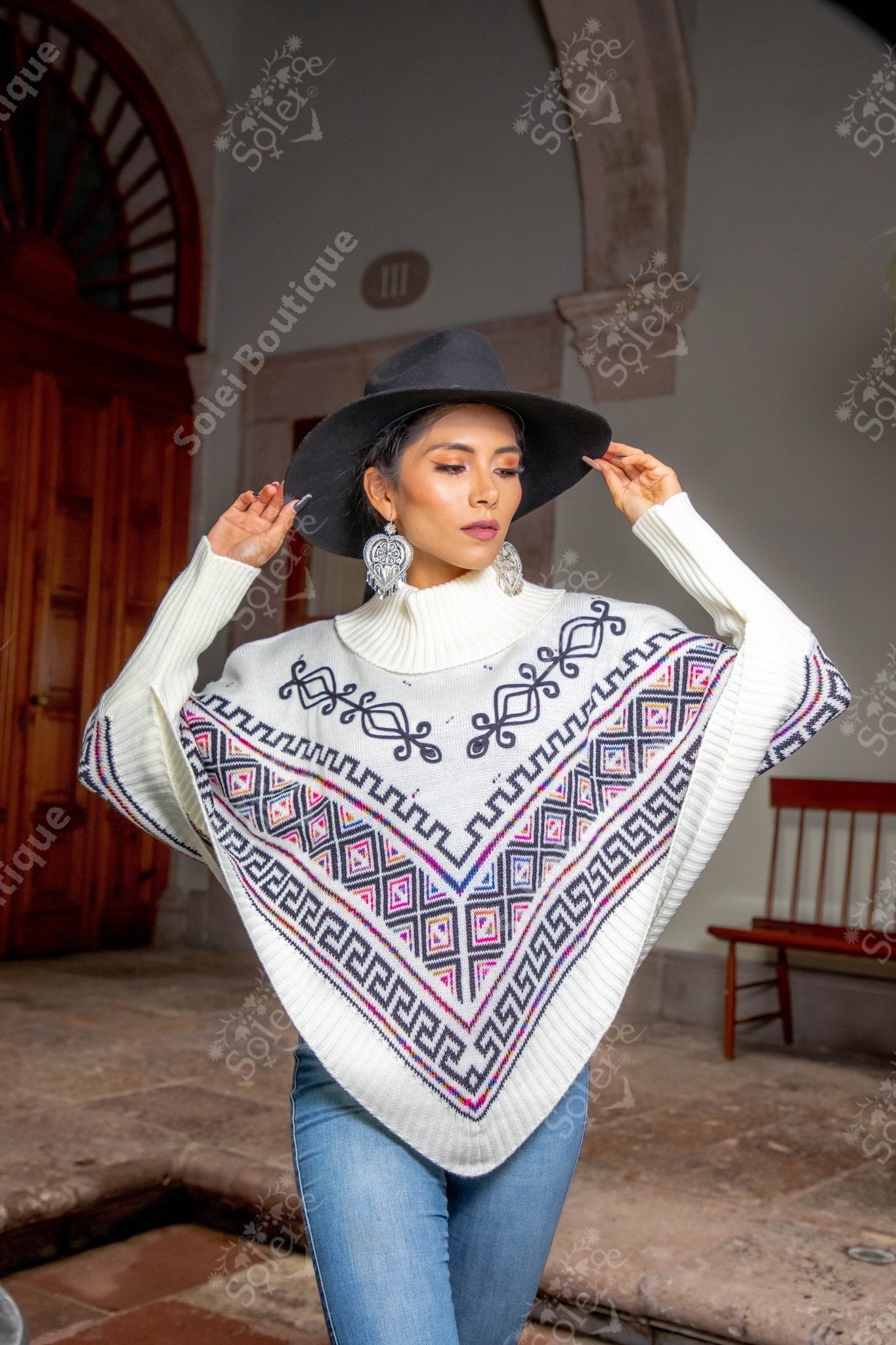 Artisanal Mexican Unisex Poncho. Capa Ruby. - Solei Store