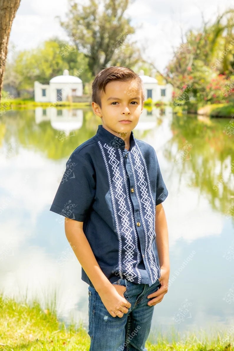 Boys Mexican Traditional Embroidered Guayabera. Guayabera Cristobal Niño - Solei Store