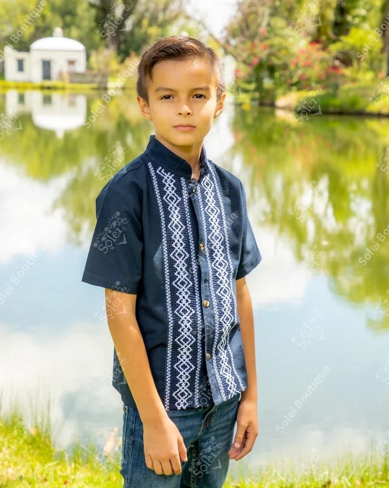 Boys Mexican Traditional Embroidered Guayabera. Guayabera Cristobal Niño - Solei Store