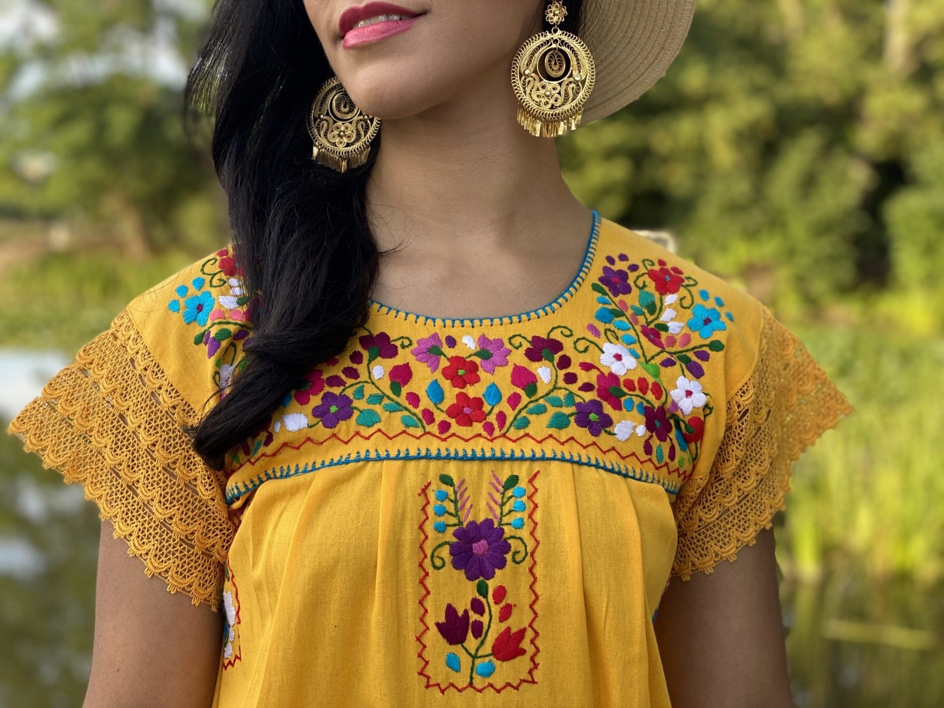 Colorful floral mexican dress. Floral Embroidered Mexican Dress with beautiful lace details on the sleeve and lower part of the skirt. - Solei Store