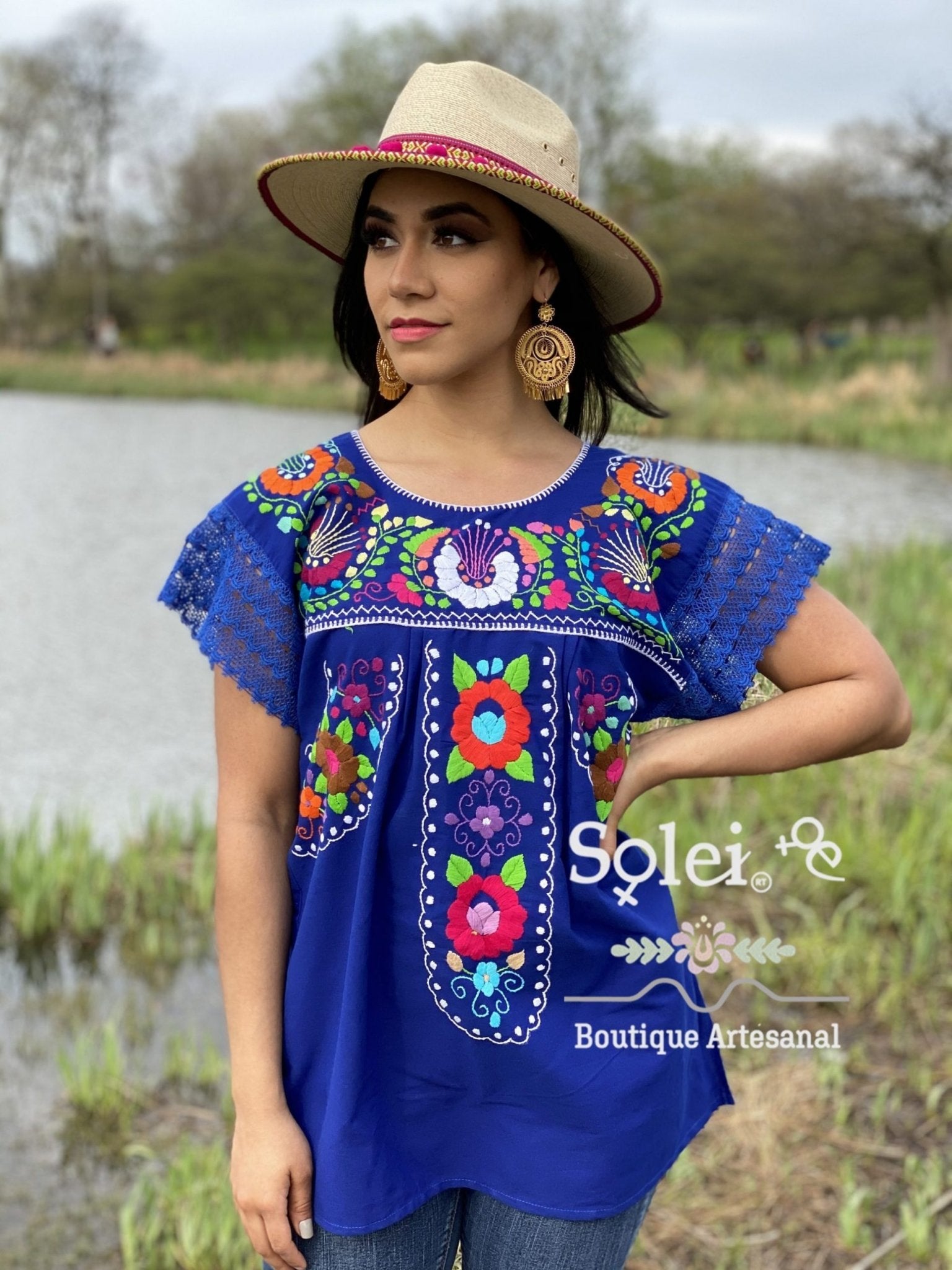 De la Rosa Blouse Short sleeves Tunic blouse with lace details, colorful flowers hand embroidered - Solei Store