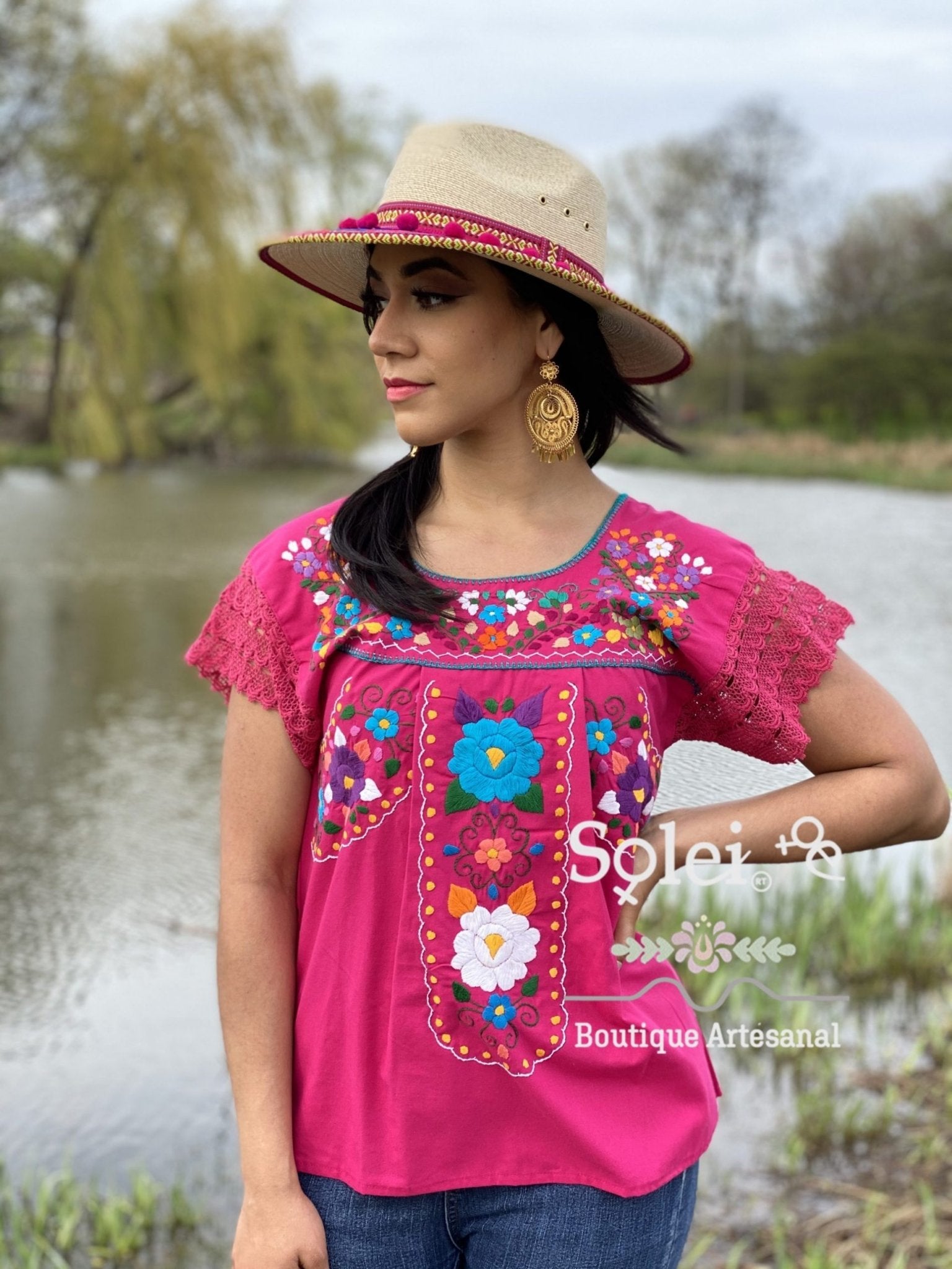 De la Rosa Blouse Short sleeves Tunic blouse with lace details, colorful flowers hand embroidered - Solei Store