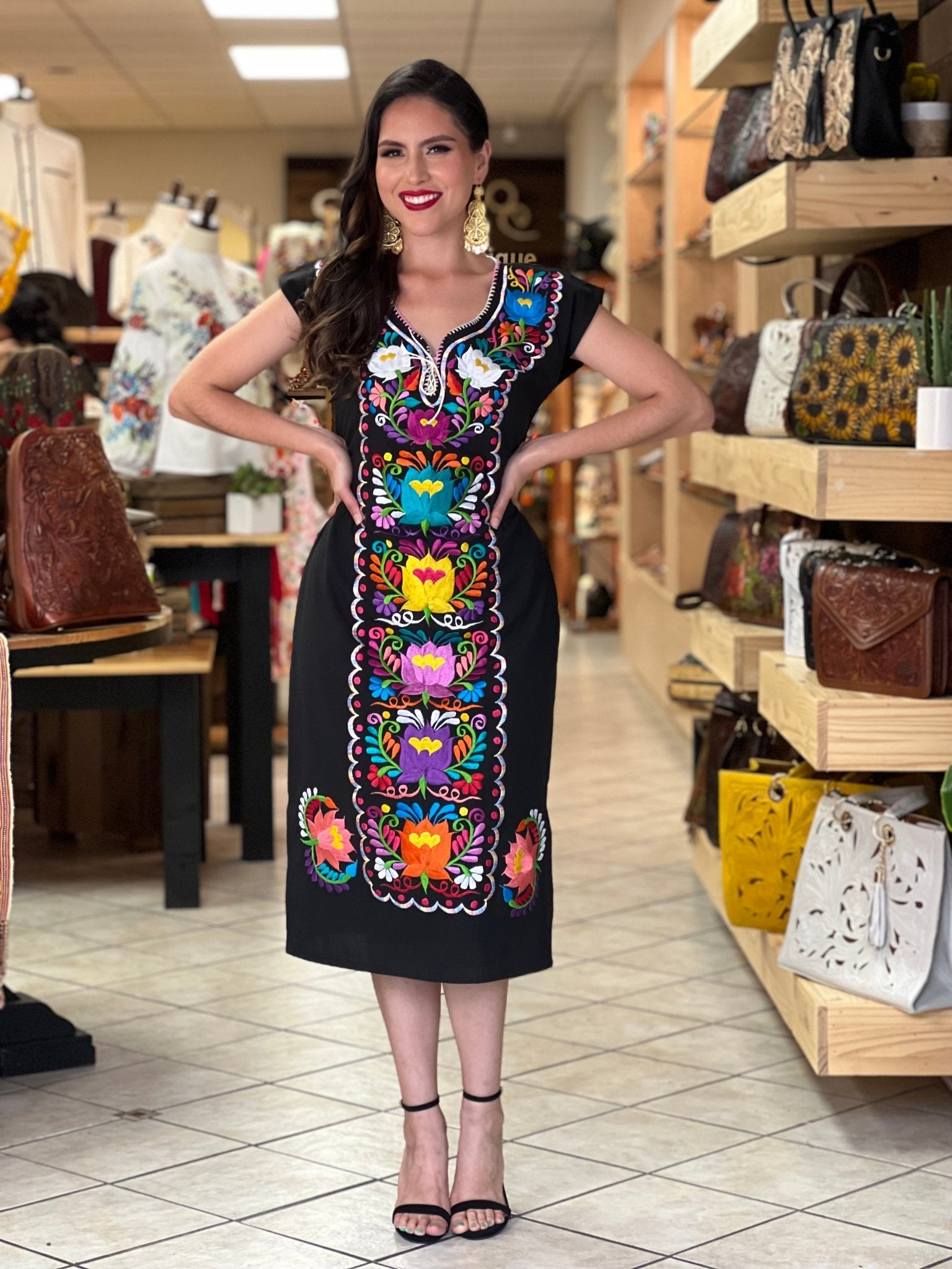 Floral Embroidered Dress. Long Mexican Kimono Flowers Dress. Kimono Flores Largo - Solei Store