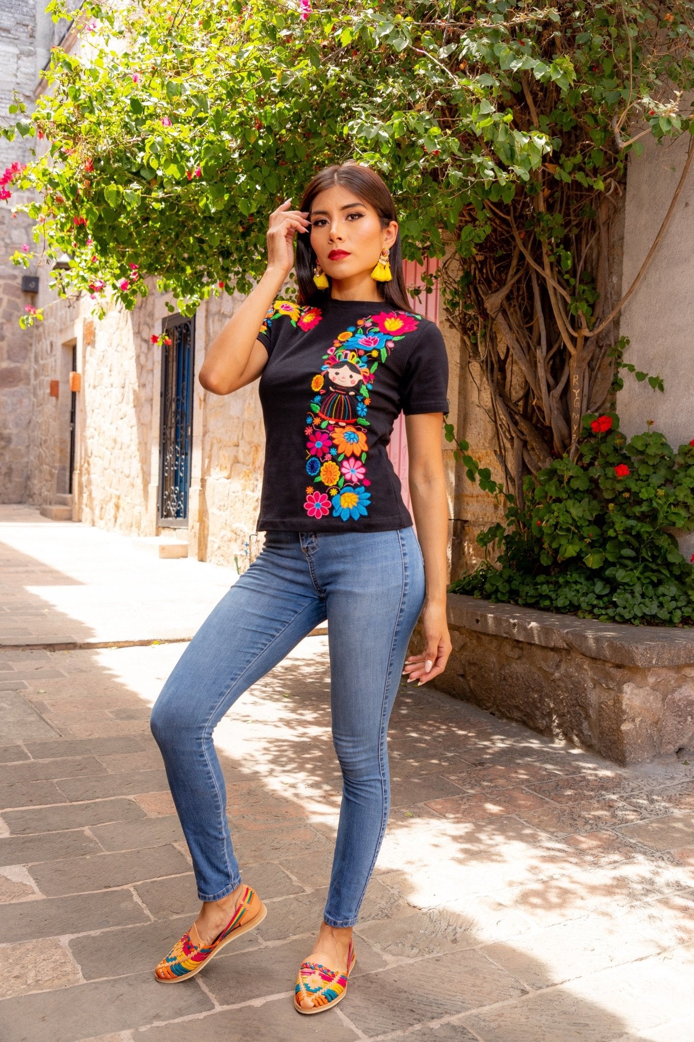 Floral Embroidered Lele T-Shirt. Playera Lele. - Solei Store