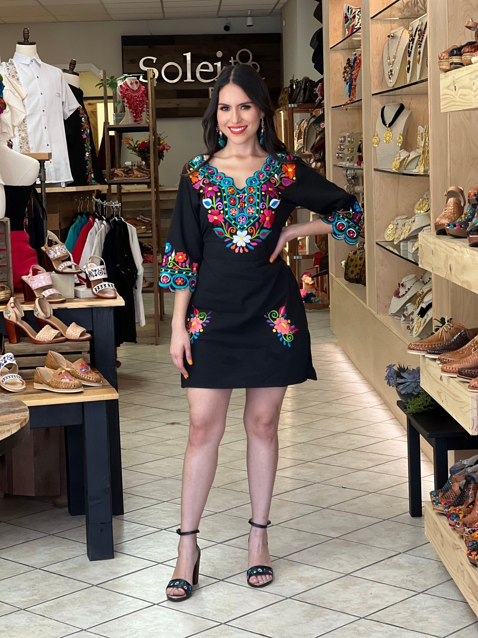 Floral Multicolor Embroidered Dress. Ondas Dress. - Solei Store