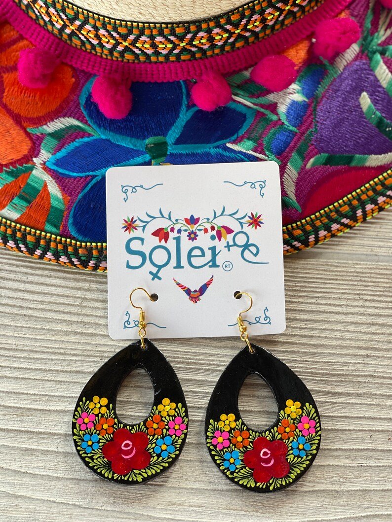 Hand Painted Artisanal Earrings. Dangle Earrings. Mexican Floral Earrings. Arracada Gota - Solei Store