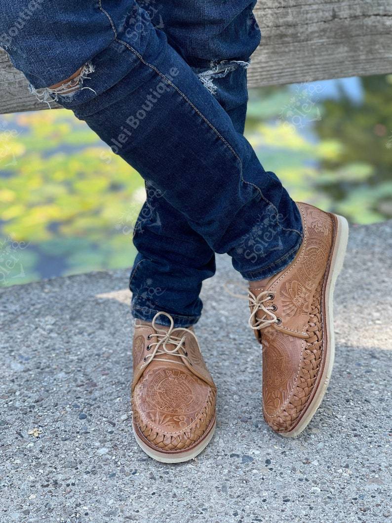 Men’s Artisanal Mexican Aztec Calendar Shoes. Mexican Leather Lace Up Shoes. Mexican Huarache. Calendario Azteca Zapatos - Solei Store