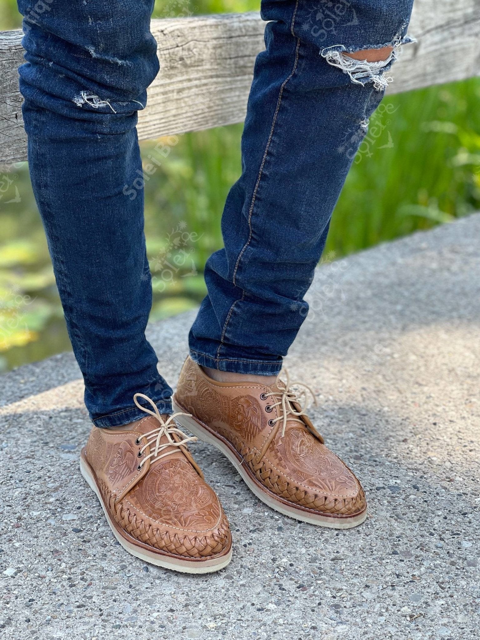 Men’s Artisanal Mexican Aztec Calendar Shoes. Mexican Leather Lace Up Shoes. Mexican Huarache. Calendario Azteca Zapatos - Solei Store
