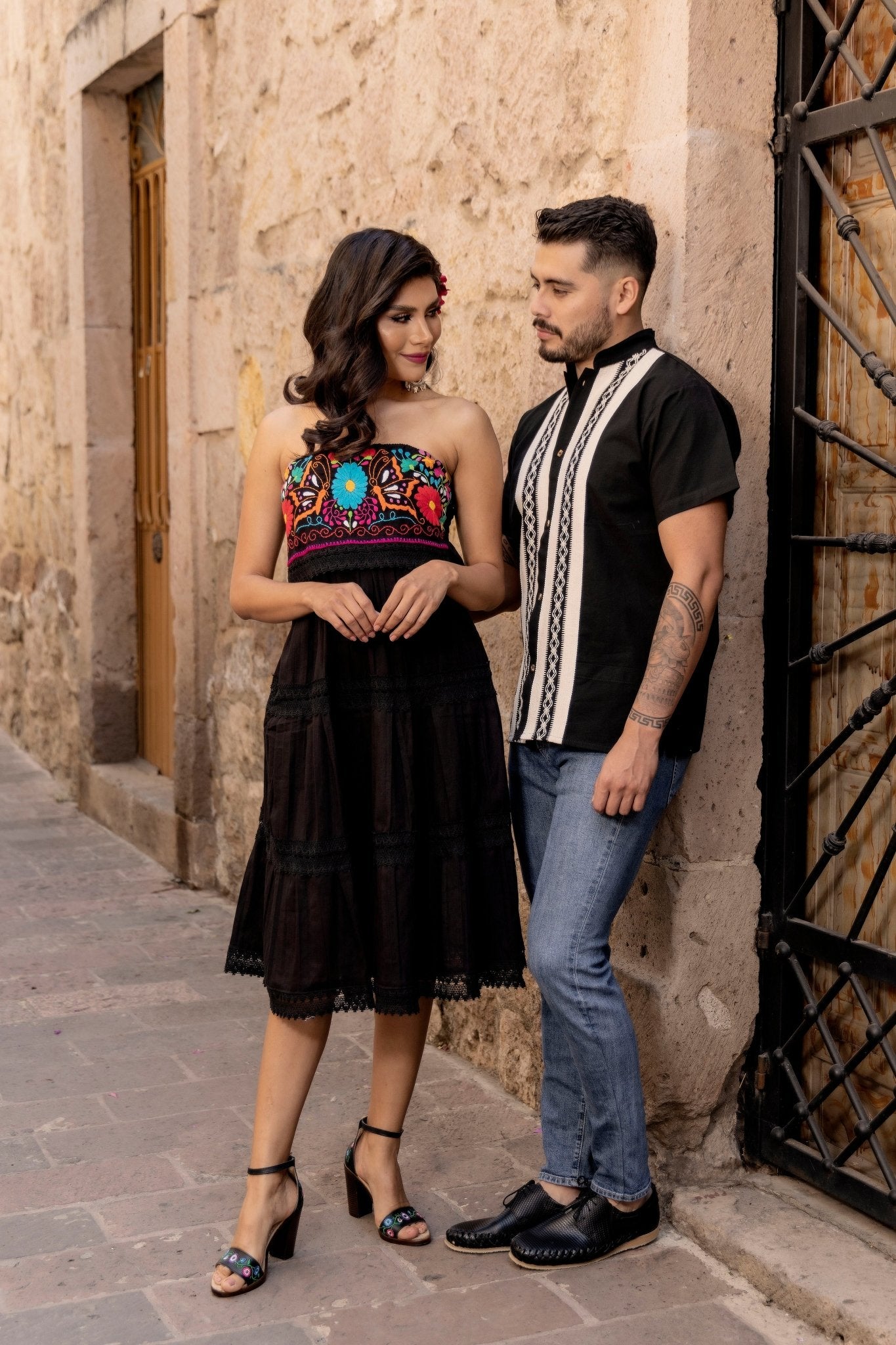 Men's Mexican Ethnic Embroidered Guayabera. Guayabera Carlos - Solei Store