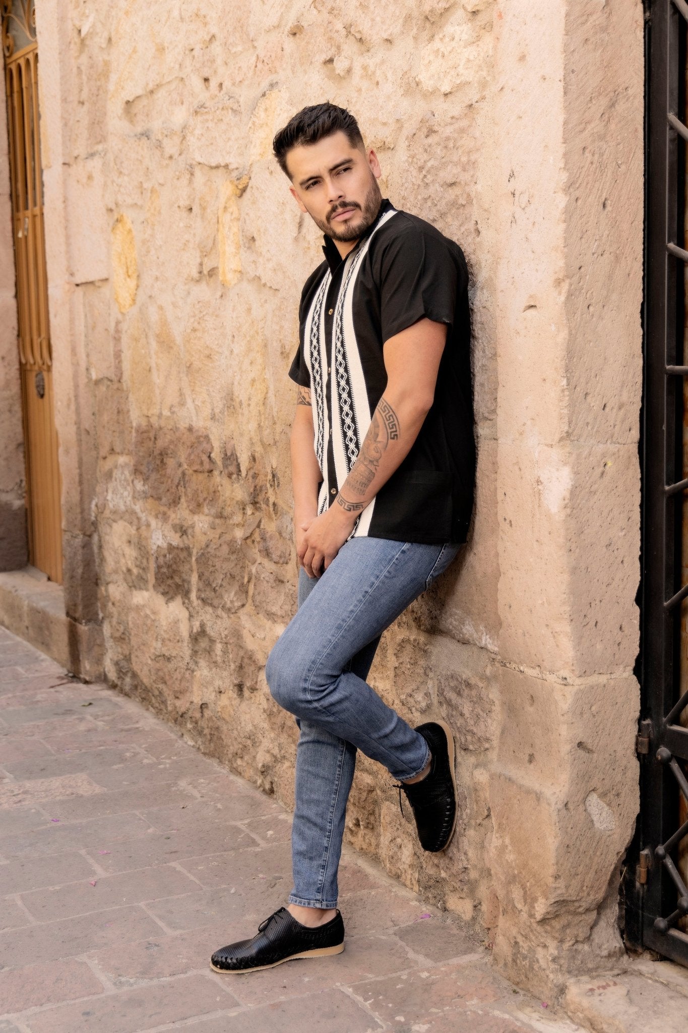 Men's Mexican Ethnic Embroidered Guayabera. Guayabera Carlos - Solei Store