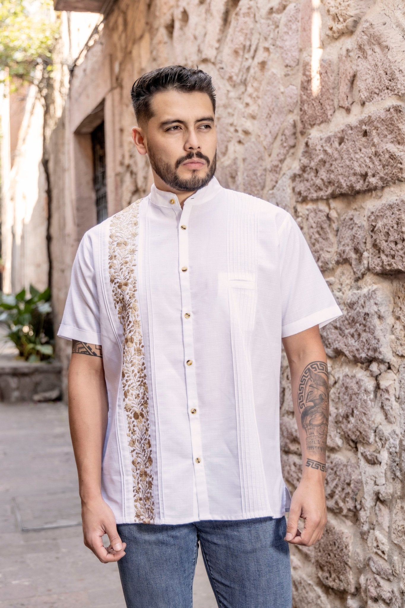 Men's Mexican Floral Embroidered Guayabera. Guayabera San Antonino Sencilla - Solei Store