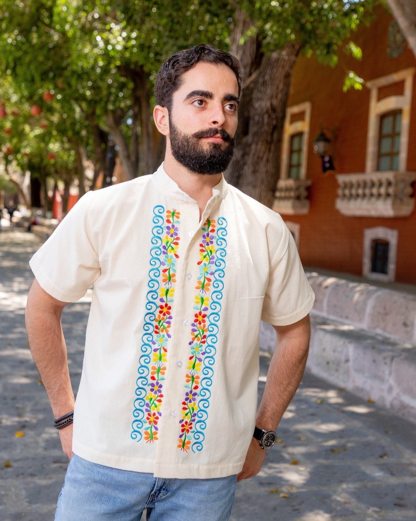 Men's Mexican Traditional Floral Embroidered Guayabera. Guayabera Bordada - Solei Store