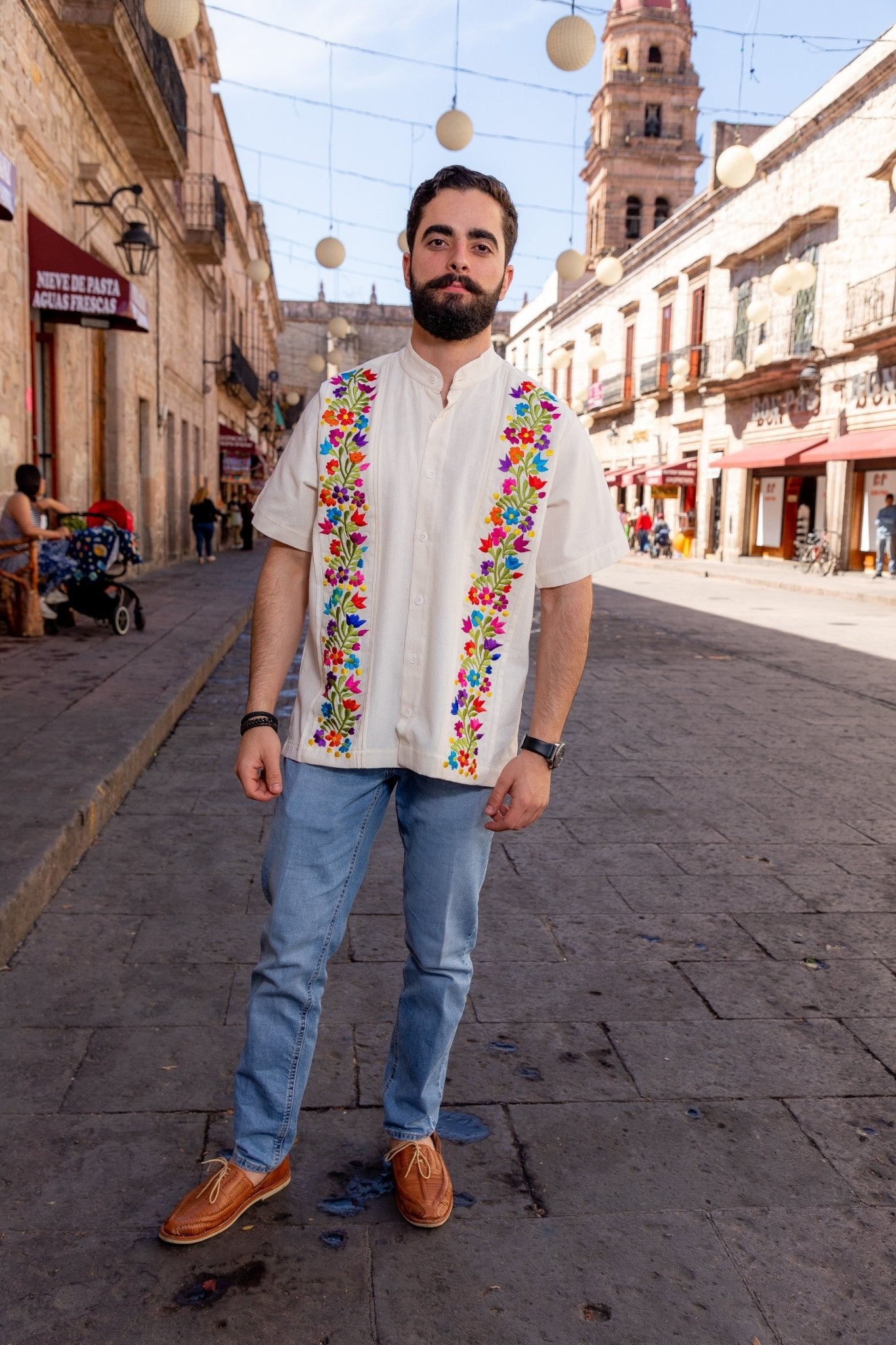 Men's Mexican Traditional Floral Embroidered Guayabera. Guayabera Cancun - Solei Store