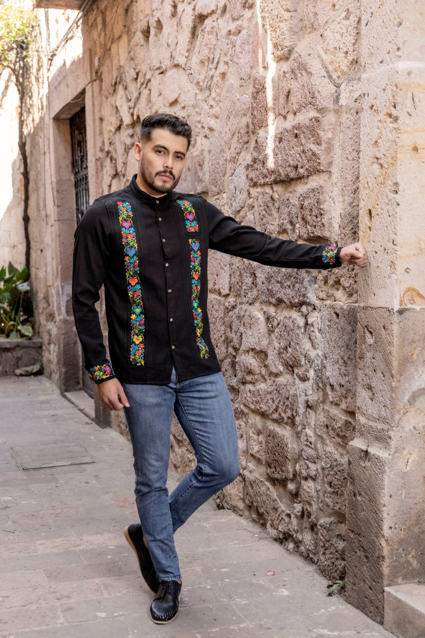 Men's Mexican Traditional Floral Embroidered Guayabera. Guayabera Morelia - Solei Store