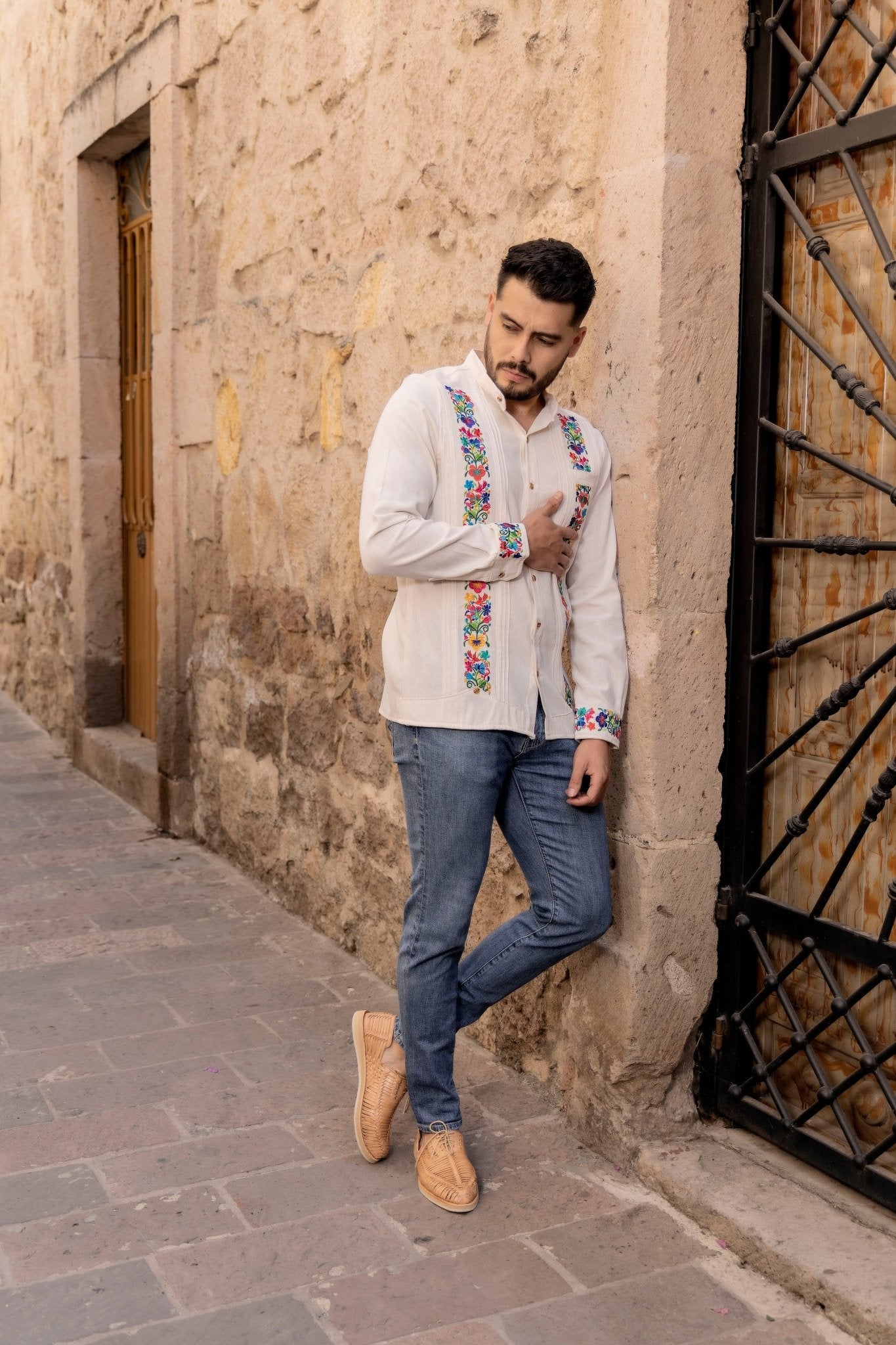 Men's Mexican Traditional Floral Embroidered Guayabera. Guayabera Morelia - Solei Store