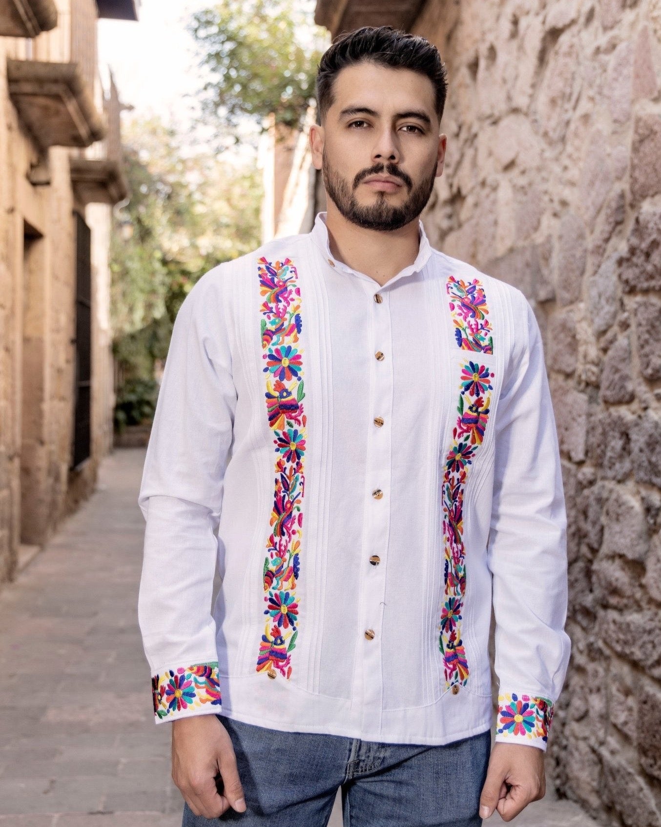 Men's Mexican Traditional Otomi Embroidered Guayabera. Guayabera Otomi - Solei Store