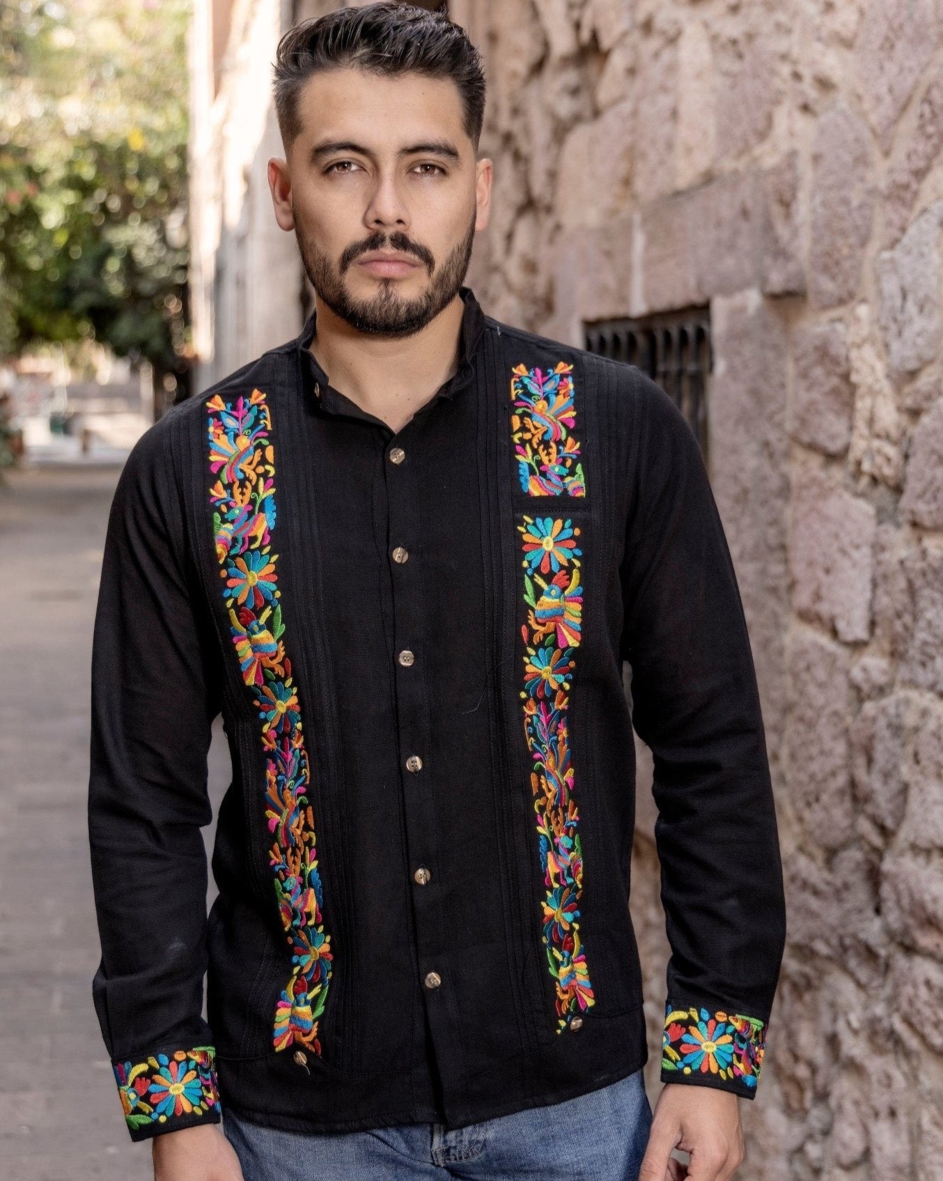 Men's Mexican Traditional Otomi Embroidered Guayabera. Guayabera Otomi - Solei Store