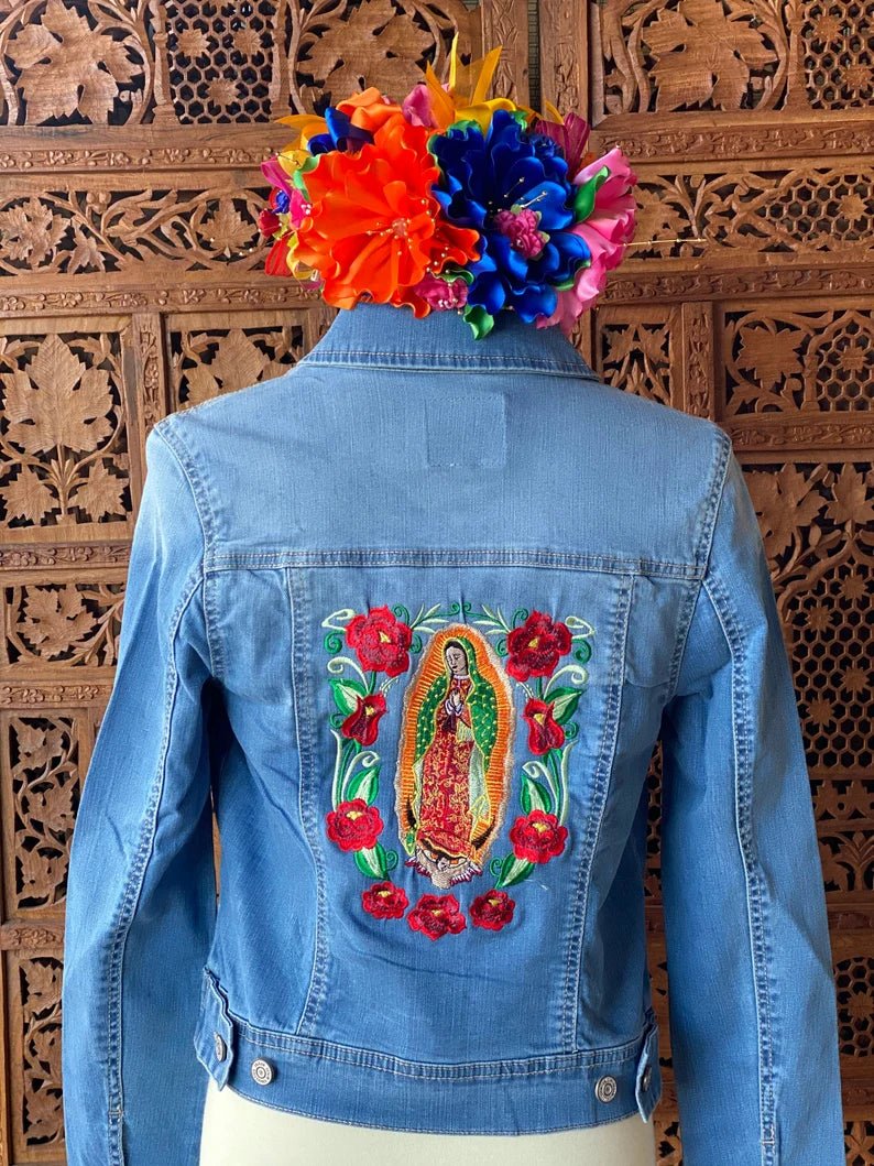 Mexican Artisanal Embroidered Frida Kahlo Jean Jacket. Chamarra Viva la Vida. - Solei Store