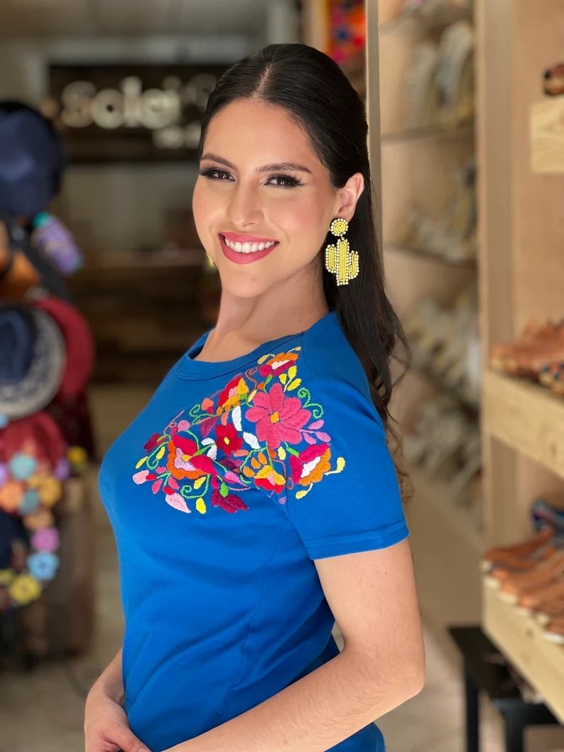 Mexican Artisanal Floral Embroidered T-Shirt. T-Shirt Carolina - Solei Store