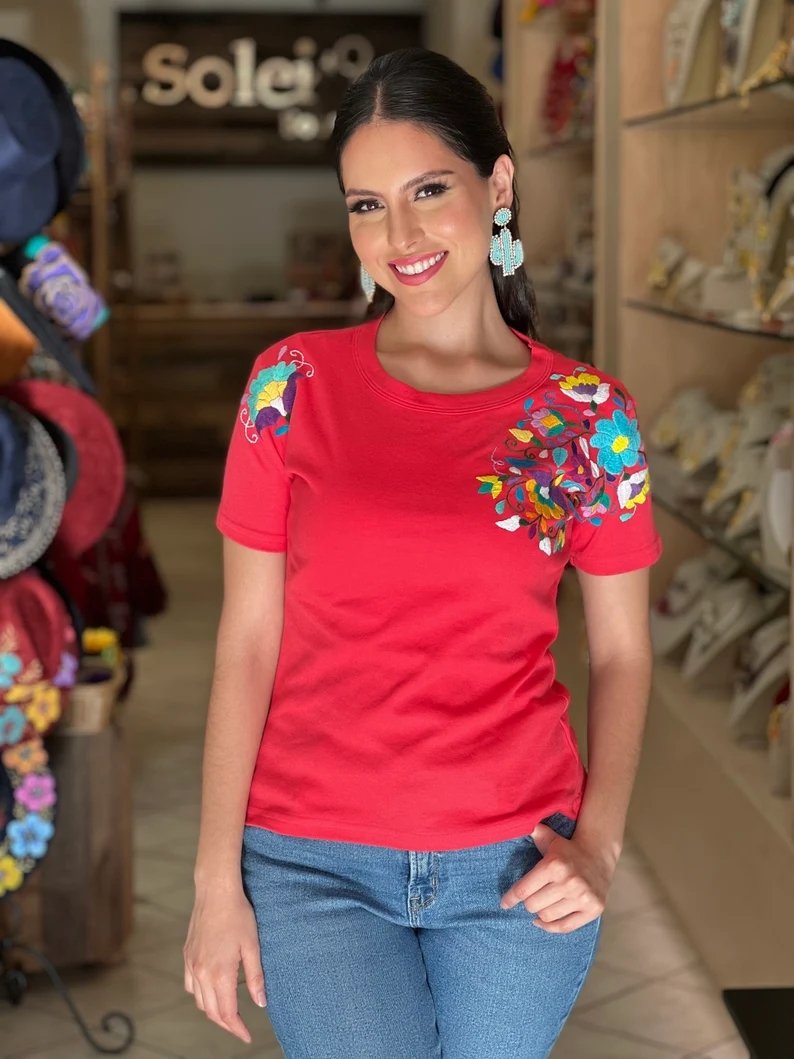 Mexican Artisanal Floral Embroidered T-Shirt. T-Shirt Carolina - Solei Store