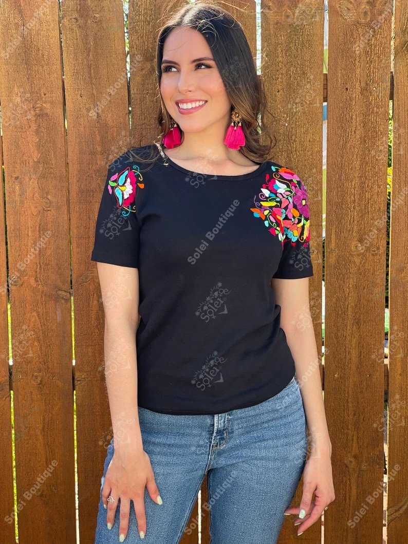 Mexican Artisanal Floral Embroidered T-Shirt. T-Shirt Carolina - Solei Store