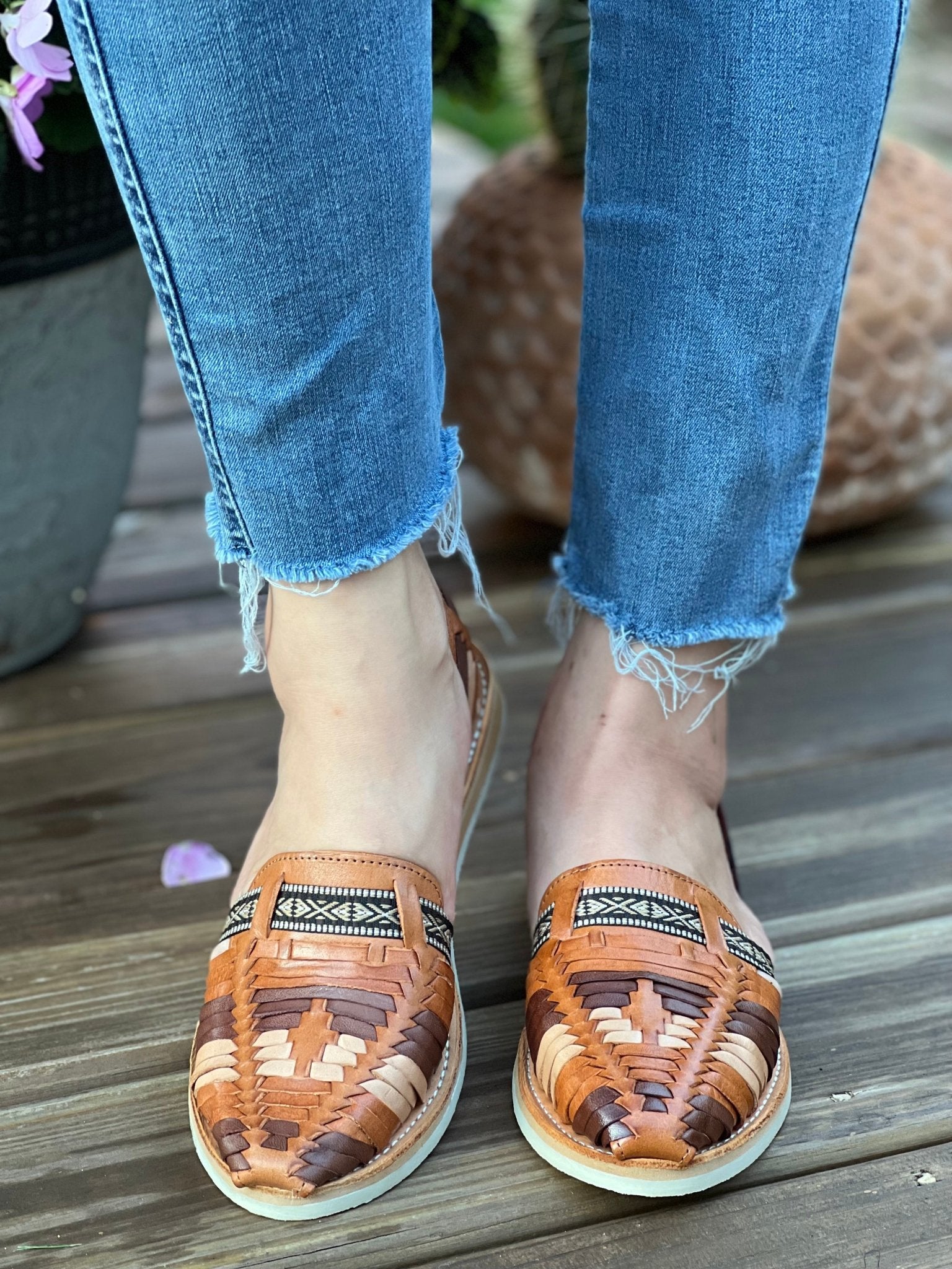 Mexican Artisanal Leather Shoes. Huarache Rústico. - Solei Store
