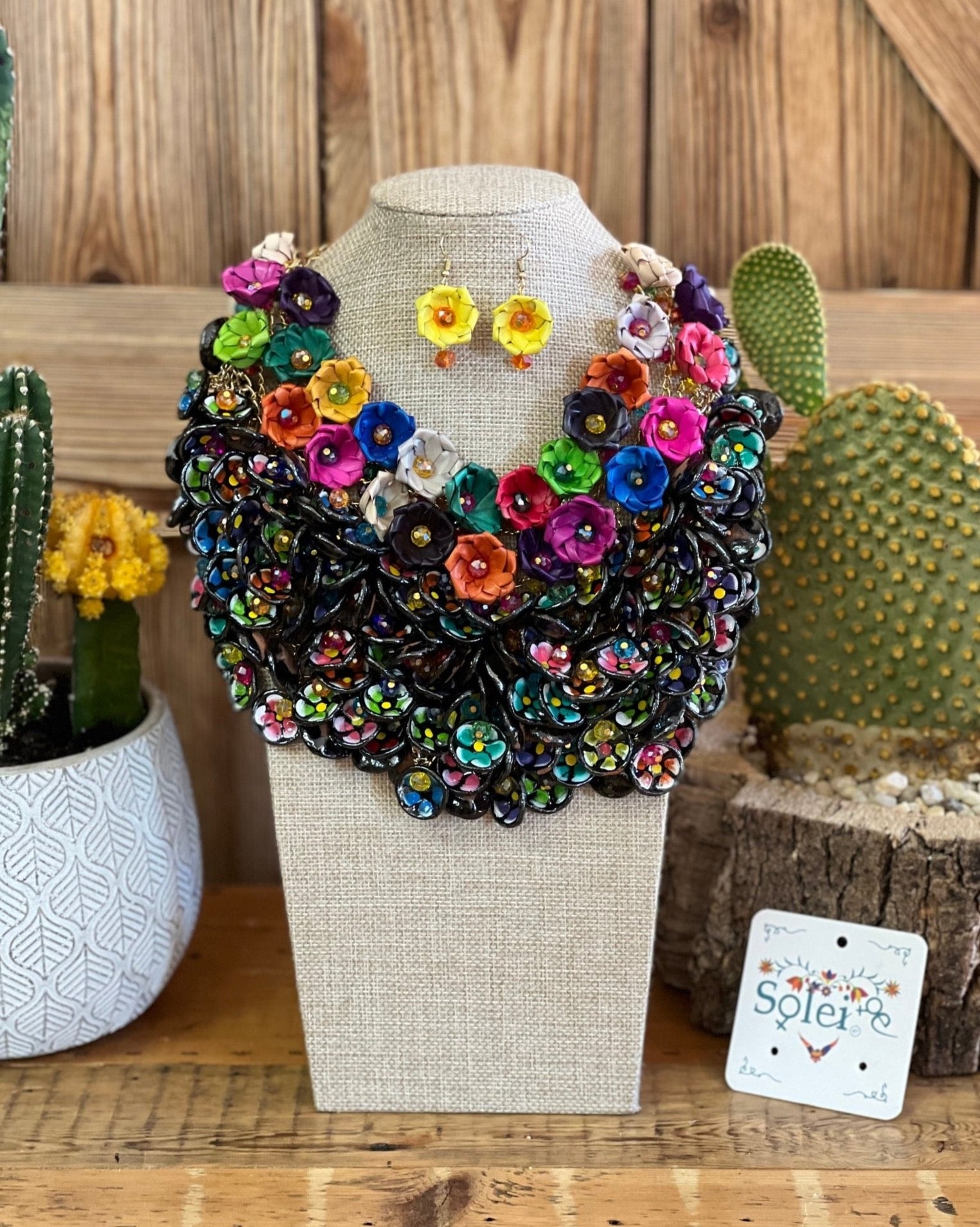 Mexican Artisanal Palm Leaf Flower Jewelry Set. Set Palma Edith. - Solei Store