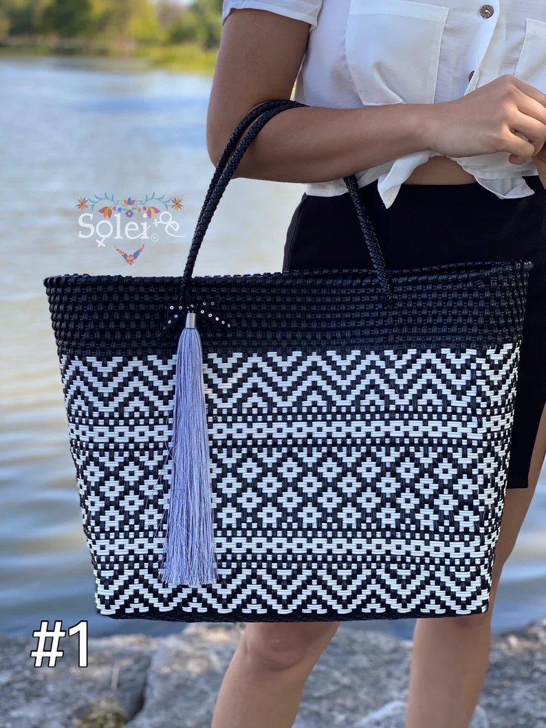 Mexican Artisanal Tote Bag with Tassel. Bolsa Tapatia - Solei Store
