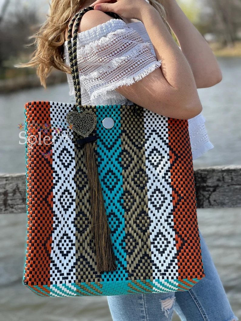 Mexican Artisanal Tote Bag with Tassel. Tote Corazon - Solei Store