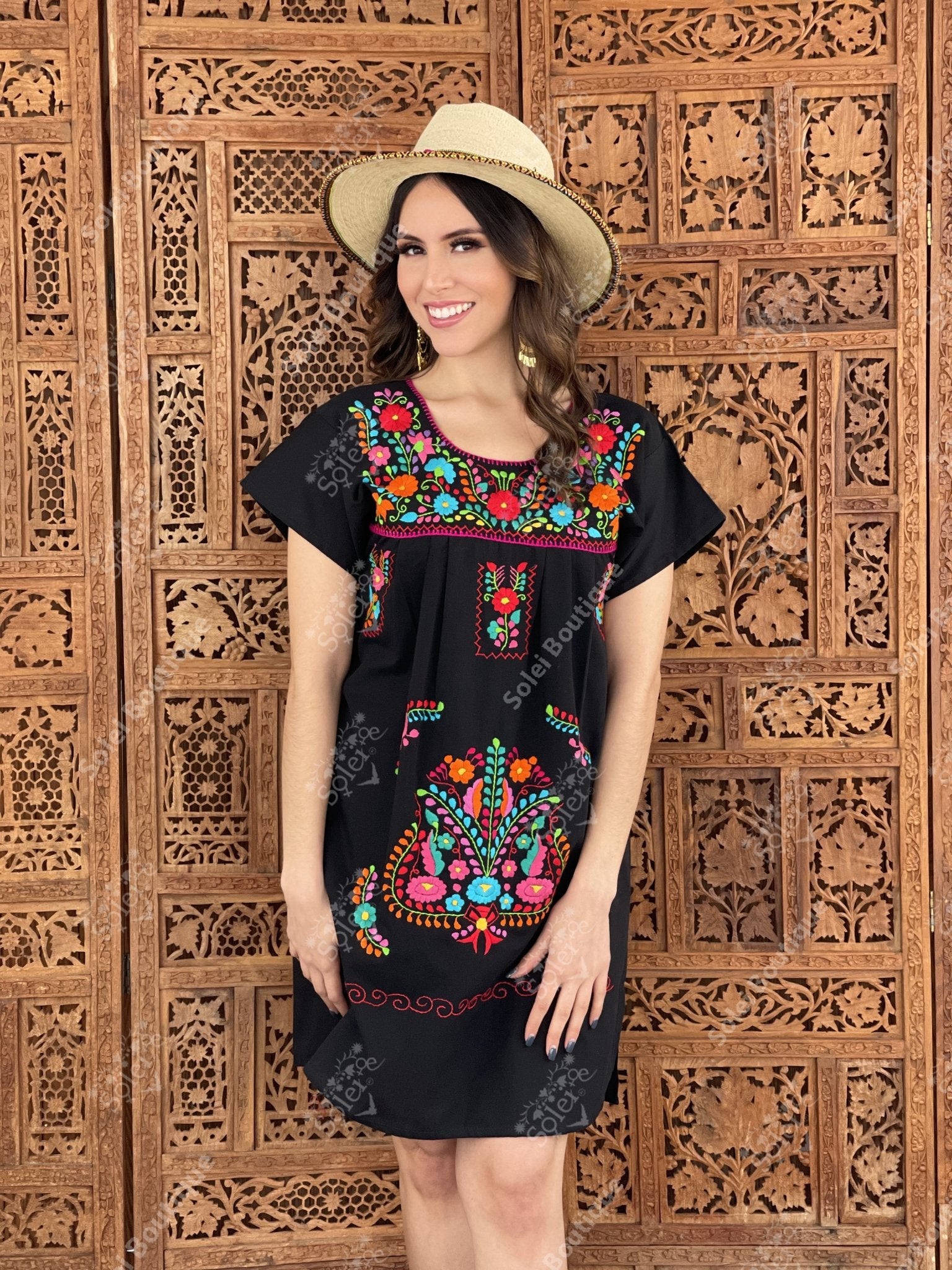 Mexican colorful tunic dress with hand embroidered flower design. Tehuacan Fino - Solei Store
