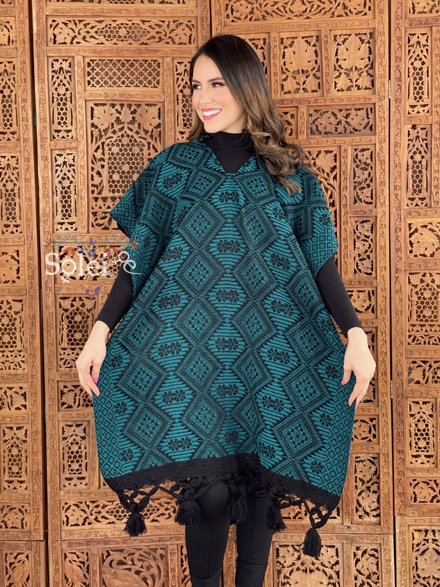 Mexican Ethnic Style Poncho. Gaban Artesano. - Solei Store
