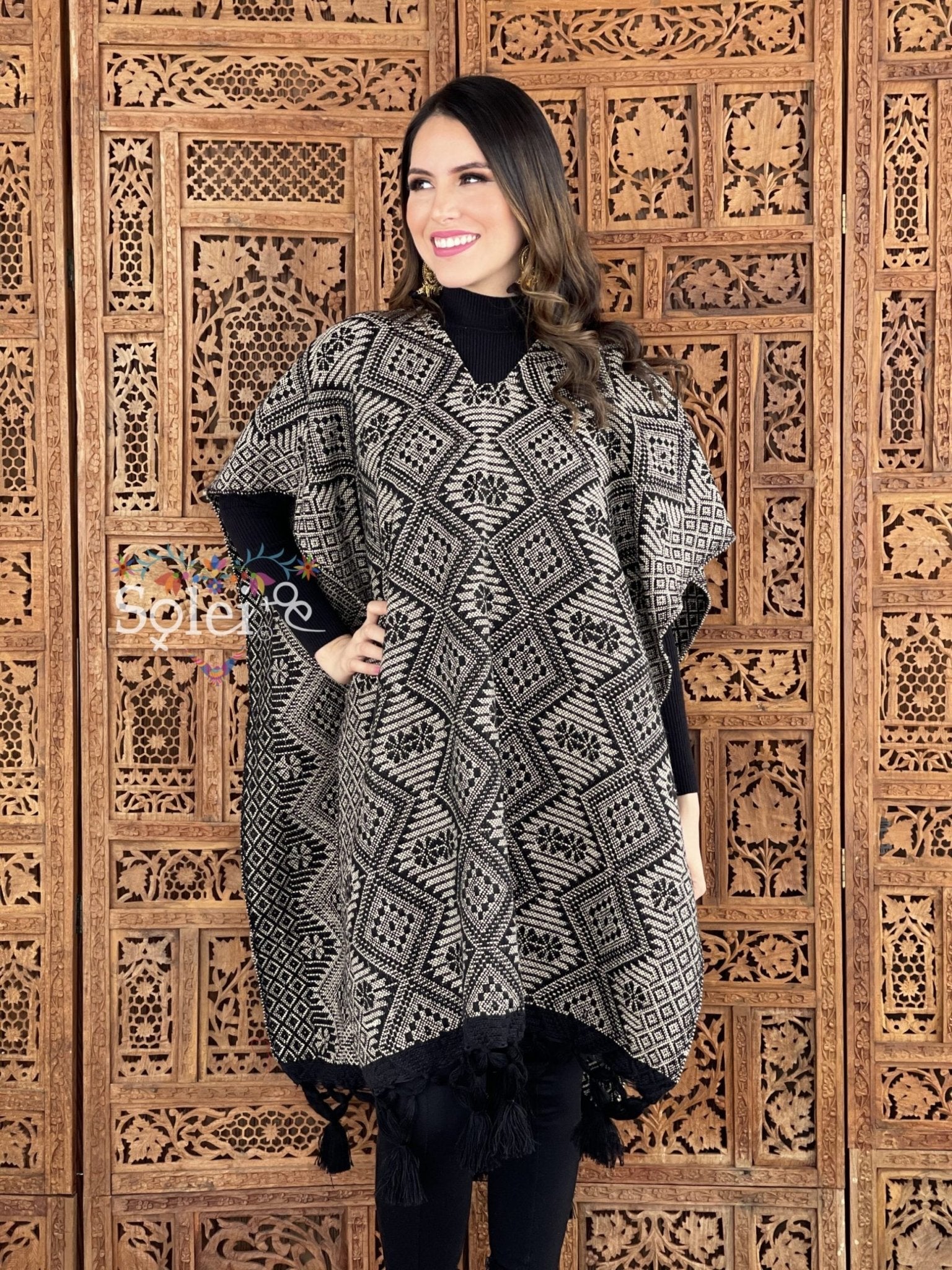 Mexican Ethnic Style Poncho. Gaban Artesano. - Solei Store