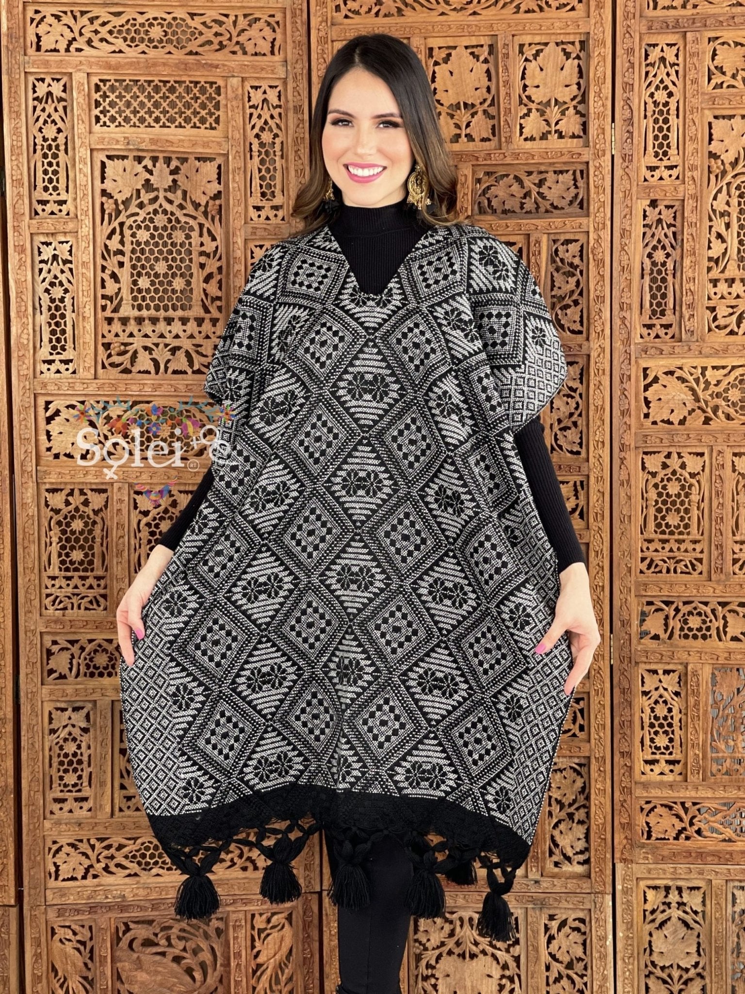 Mexican Ethnic Style Poncho. Gaban Artesano. - Solei Store
