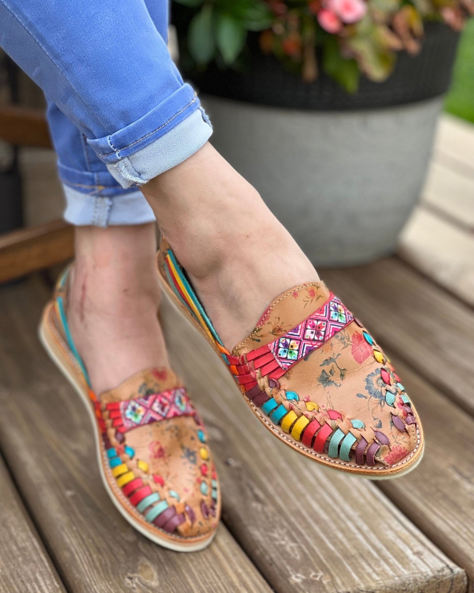 Mexican Floral Artisanal Leather Flats. Huaraches Floral Fino - Solei Store