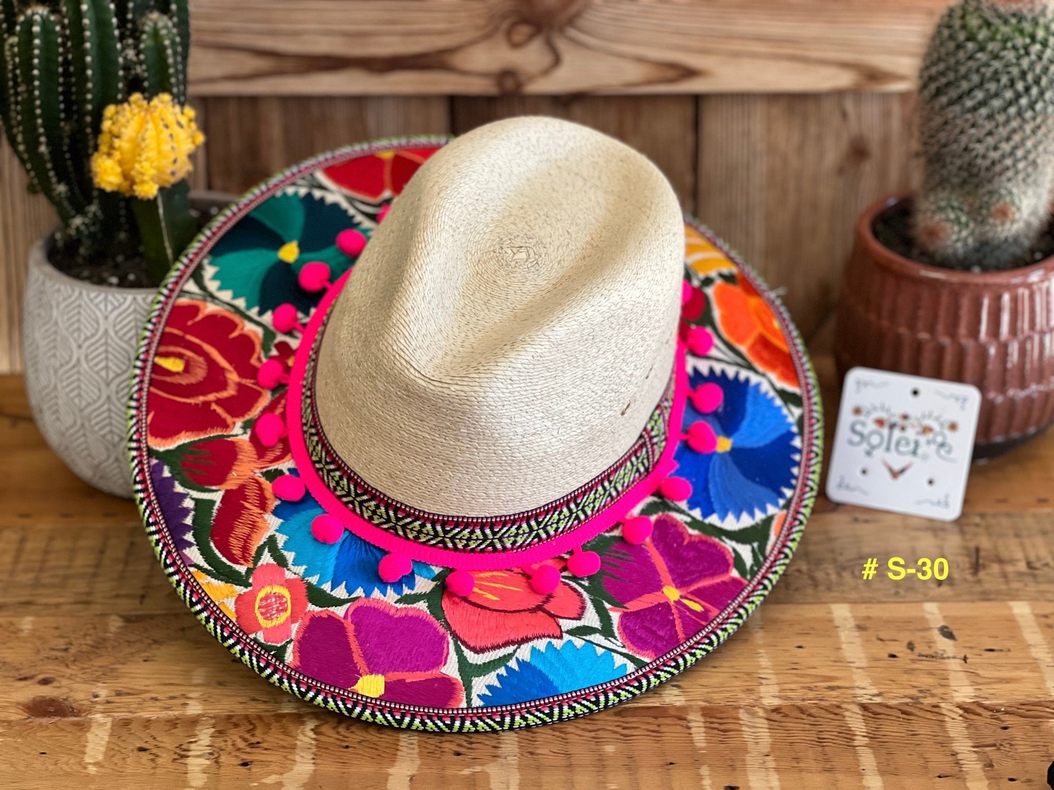 Mexican Floral Embroidered Palm Hat. Sombrero de Palma Bordado - Solei Store