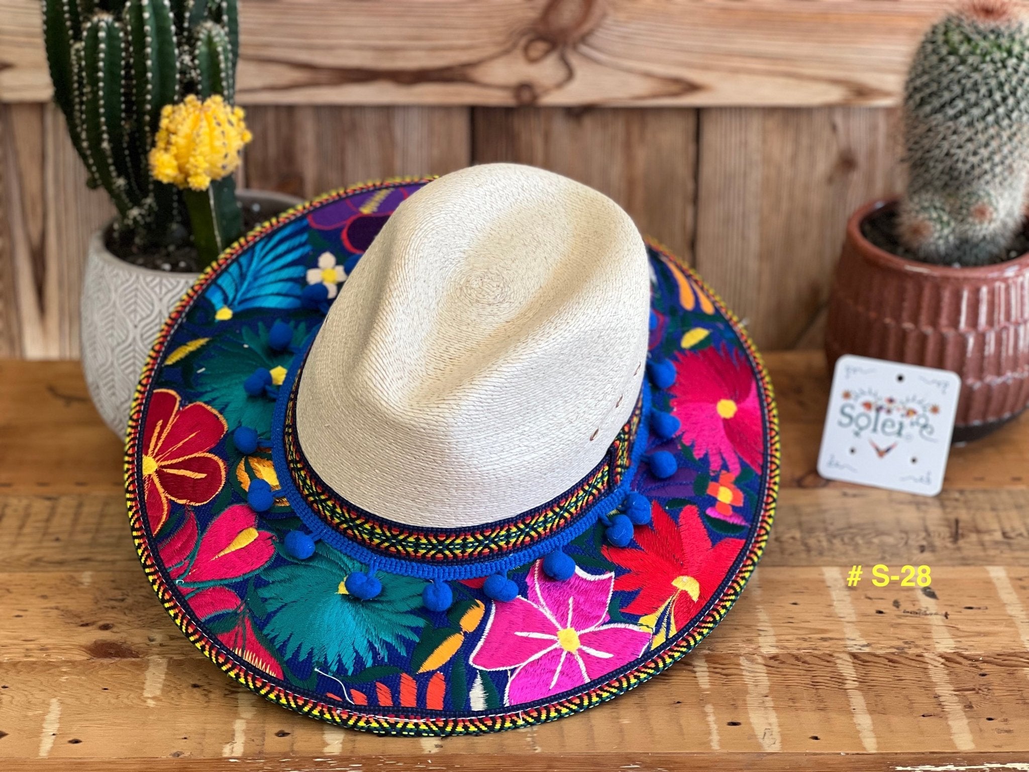 Mexican Floral Embroidered Palm Hat. Sombrero de Palma Bordado - Solei Store