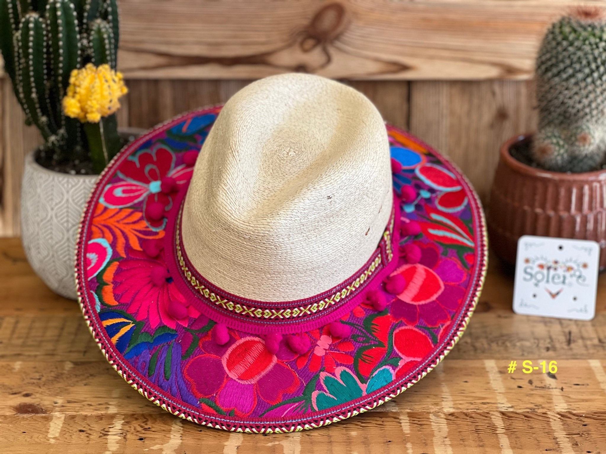 Mexican Floral Embroidered Palm Hat. Sombrero de Palma Bordado - Solei Store
