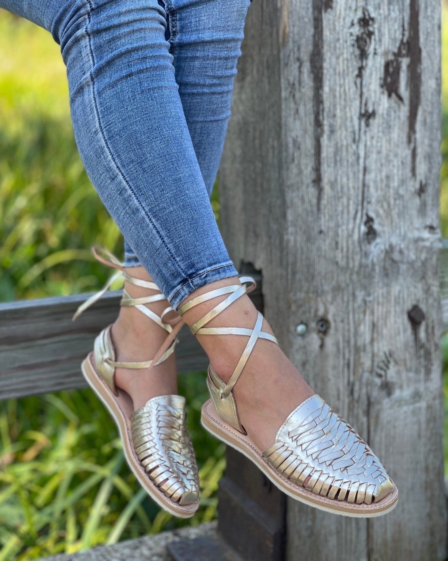 Mexican Golden Leather Flats. Lace Up Flats. Huarache Charissa Trenzado Dorado. - Solei Store