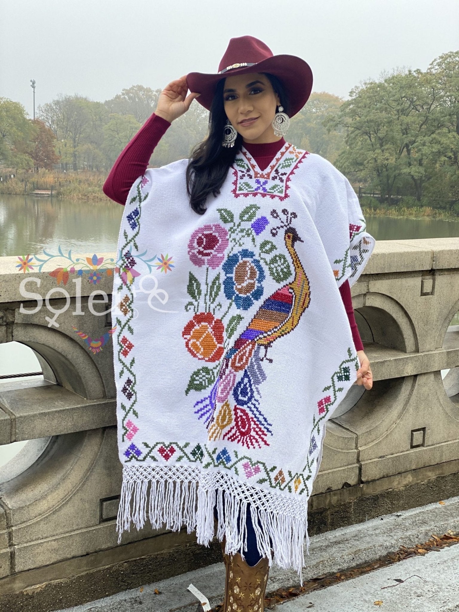 Mexican Hand Embroidered Poncho. Gaban Pavo Sencillo. - Solei Store